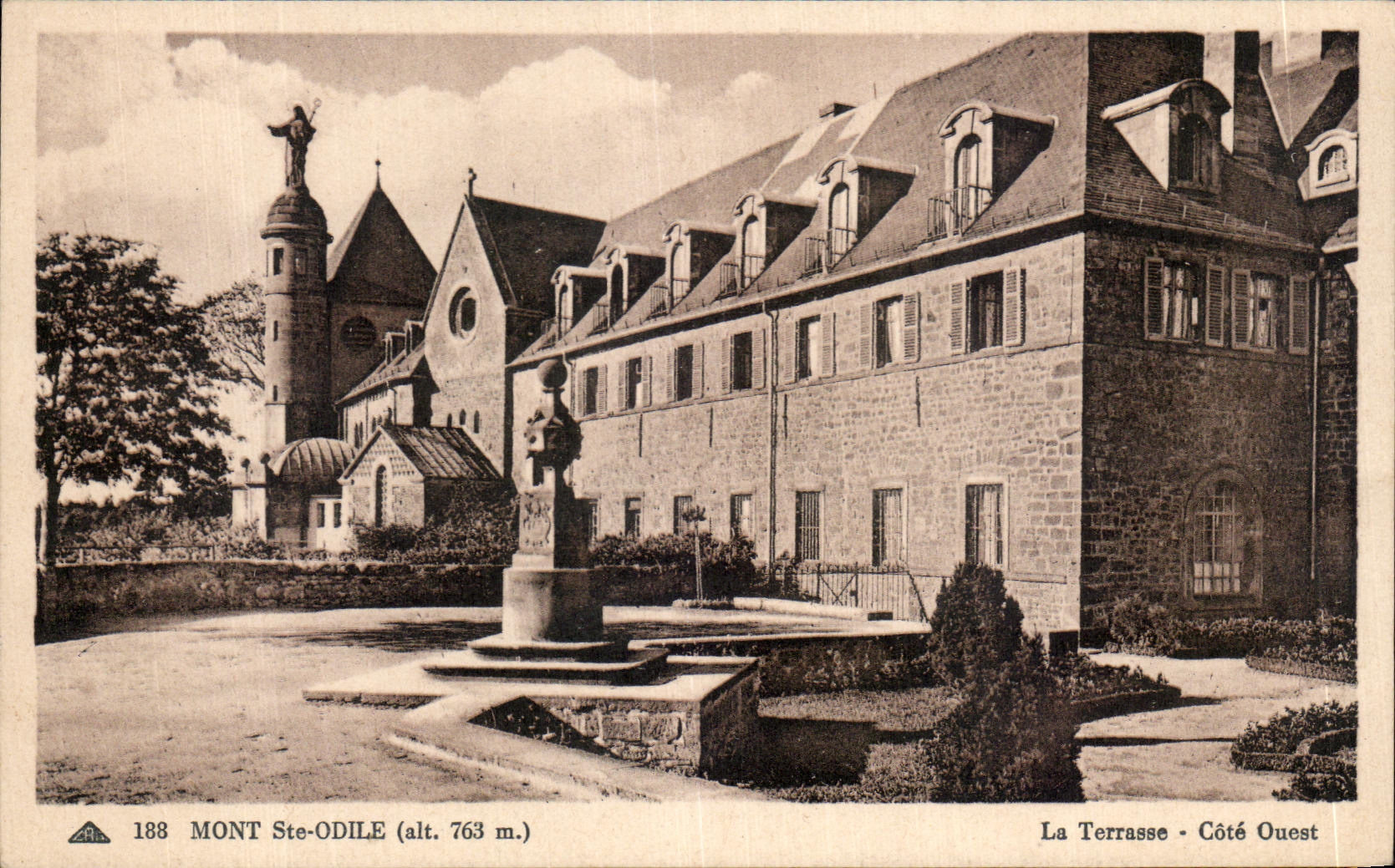 Montaje co de CPA Odile la terraza