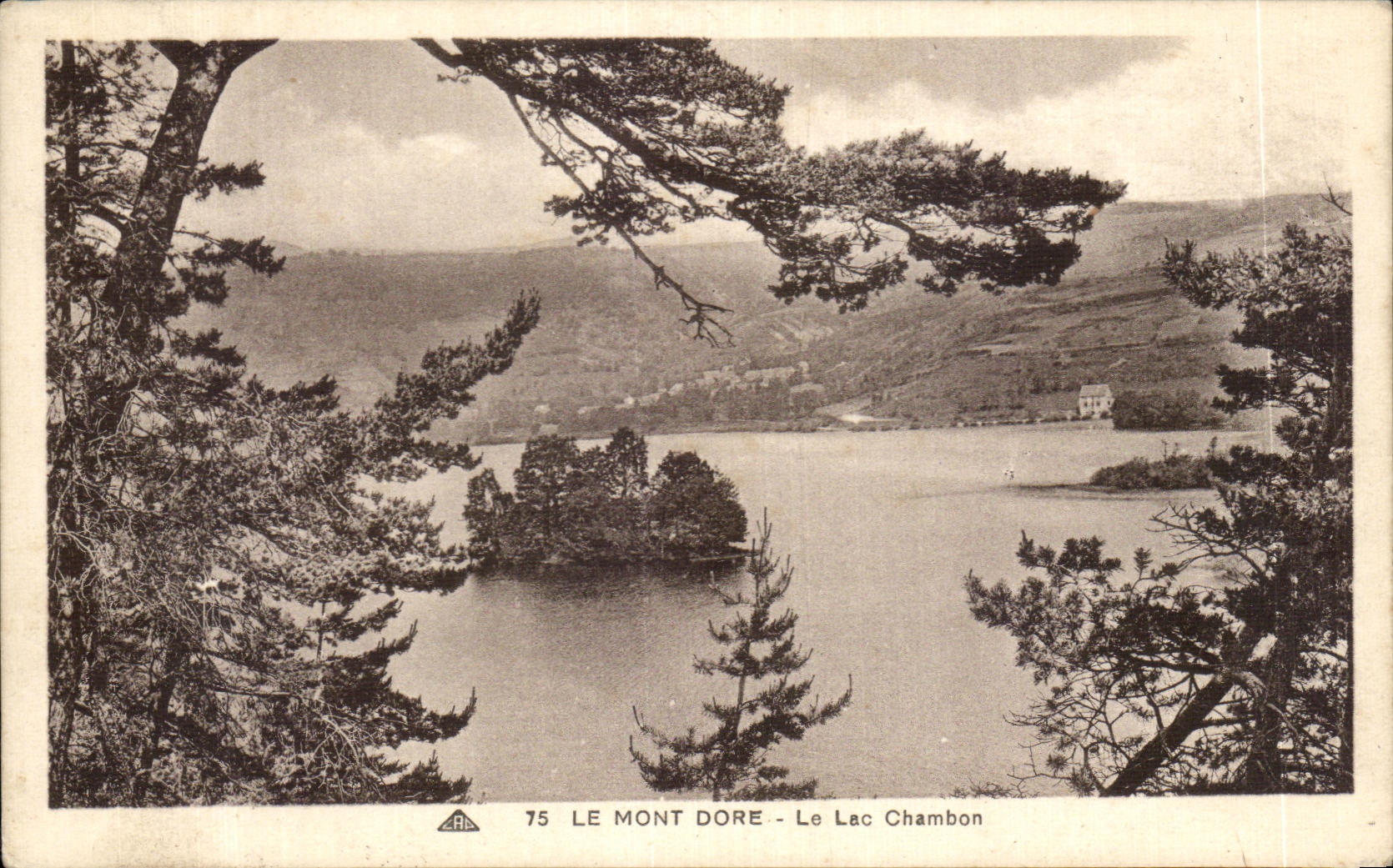 CPA the Mount Gilds the Lake Chambon