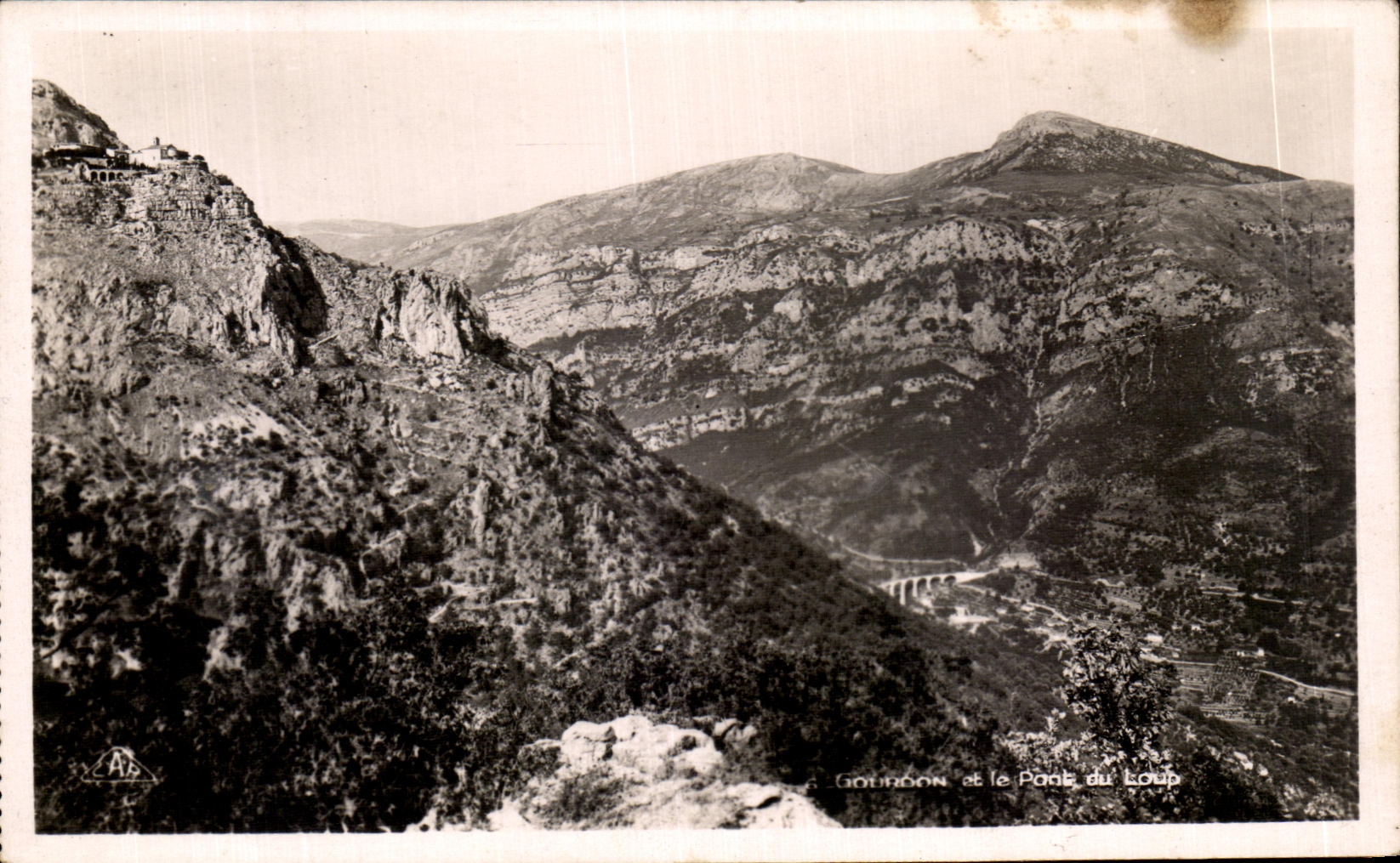 CPA Gourdon y el puente del lobo