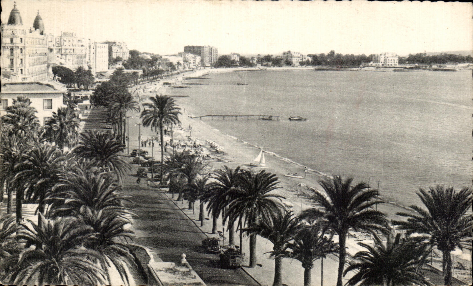 CPA Cannes Hotols and the Beach Walk of the Small cross