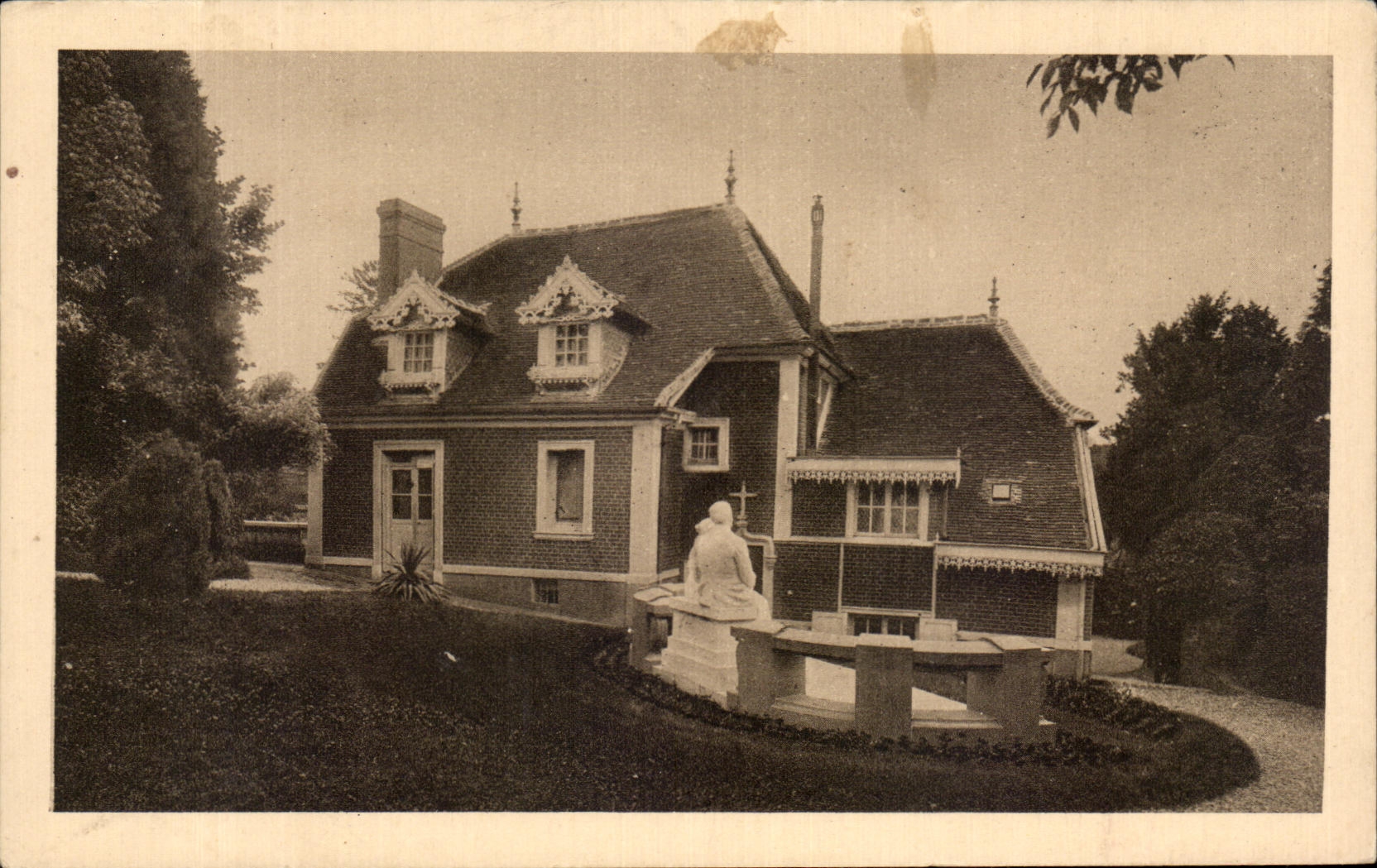 CPA Buissonnets lisieux northern Frontage