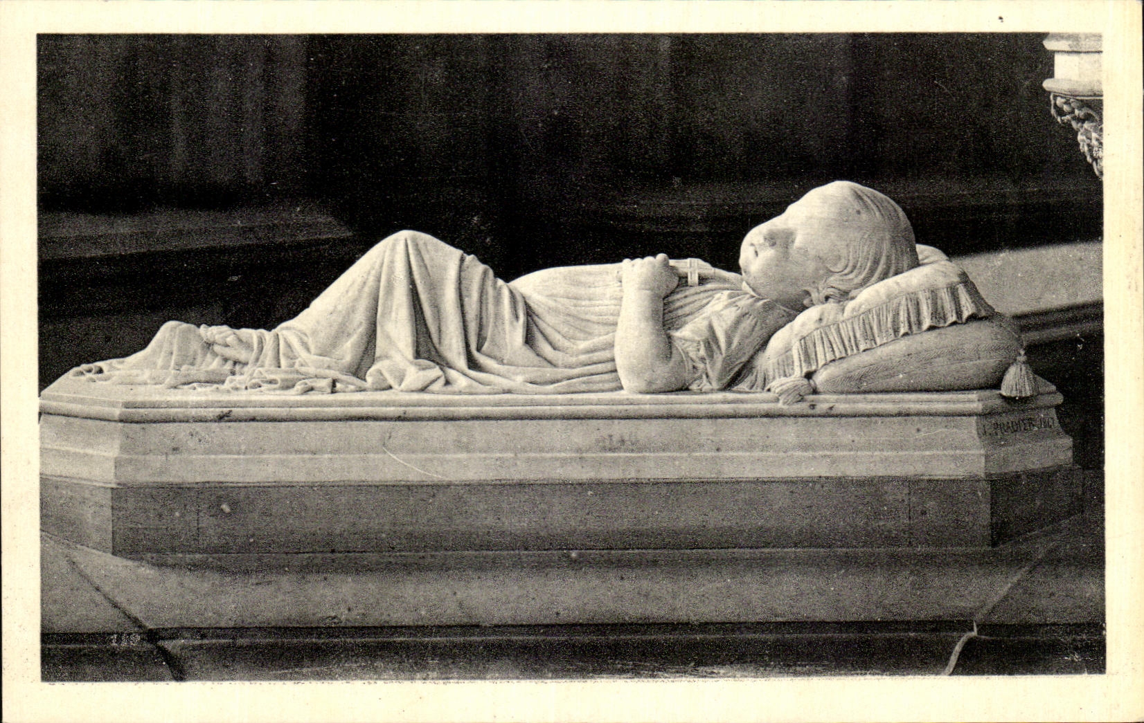 CPA Dreux Chapelle Saint louis Tombeau de de Montpensier