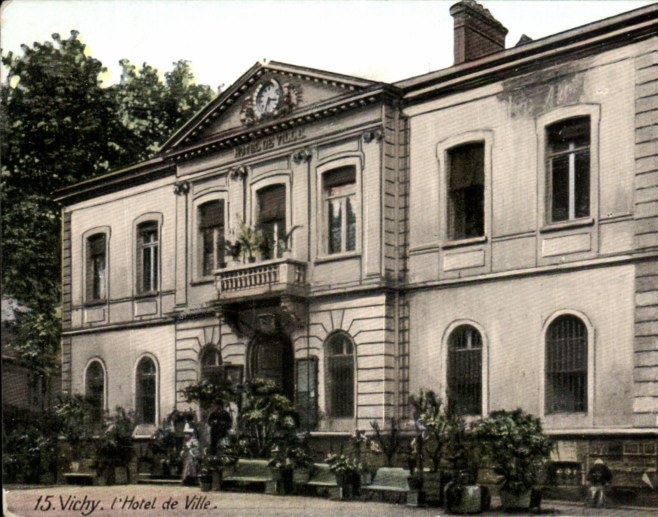 CPA Vichy l'Hotel de Ville