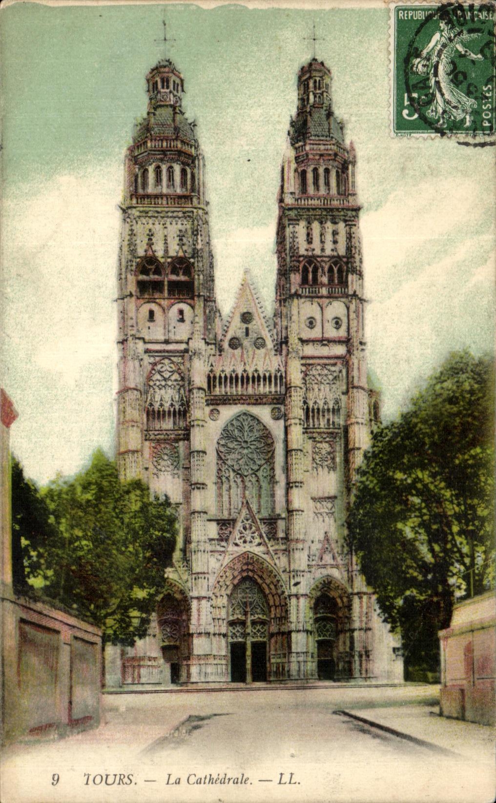 CPA Tours La Cathedrale