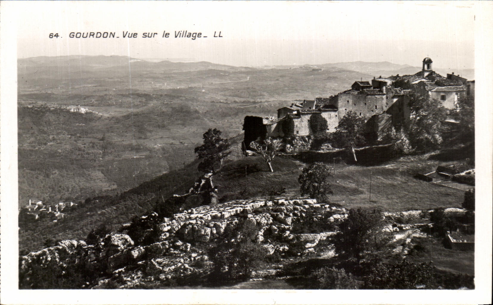 CPA Gourdon Vue Sur Le Village