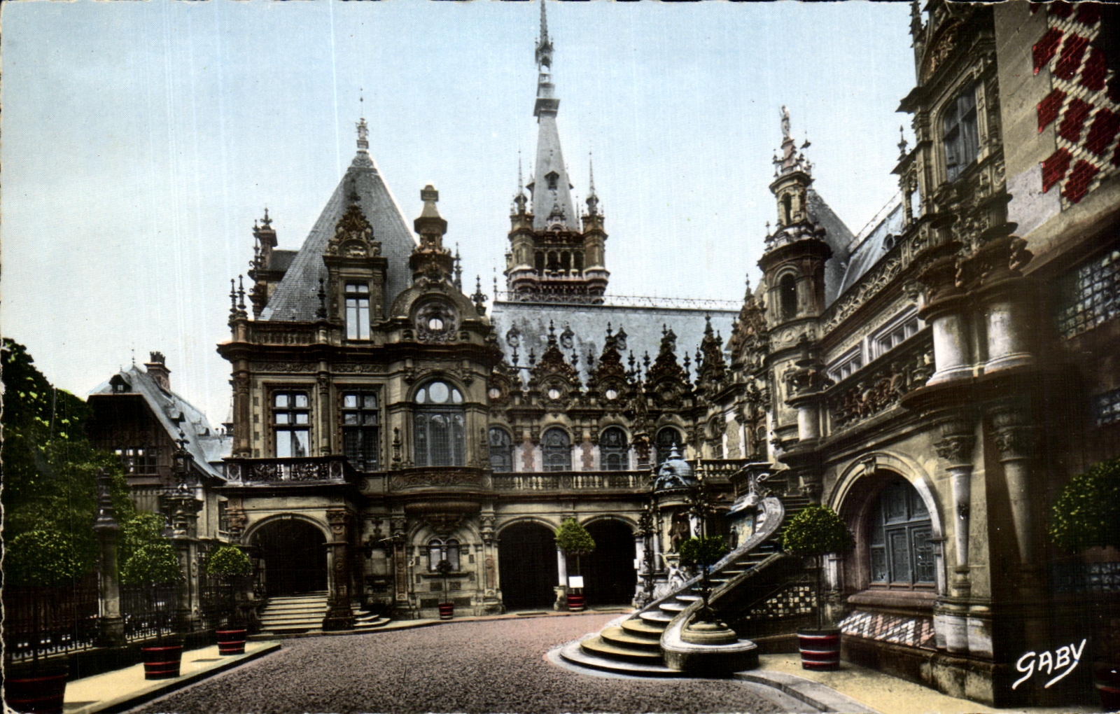 Patio principal benedictino de CPA Fecamp