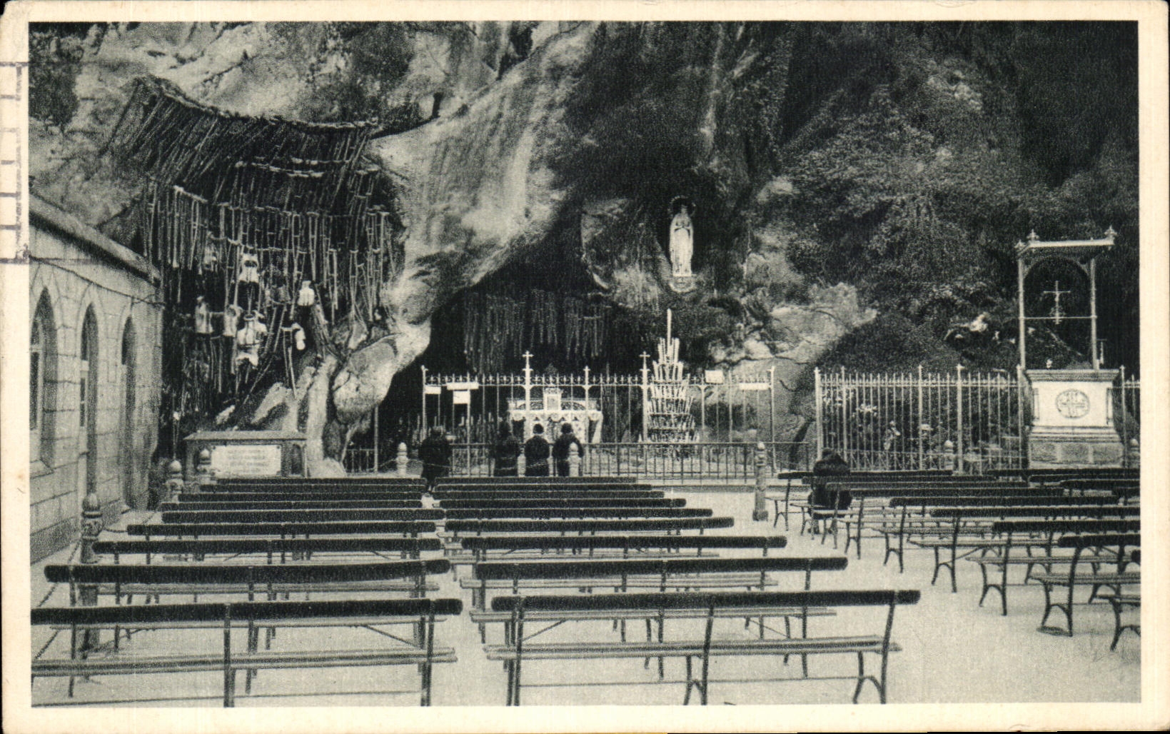 CPA Lourdes the Miraculous Cave