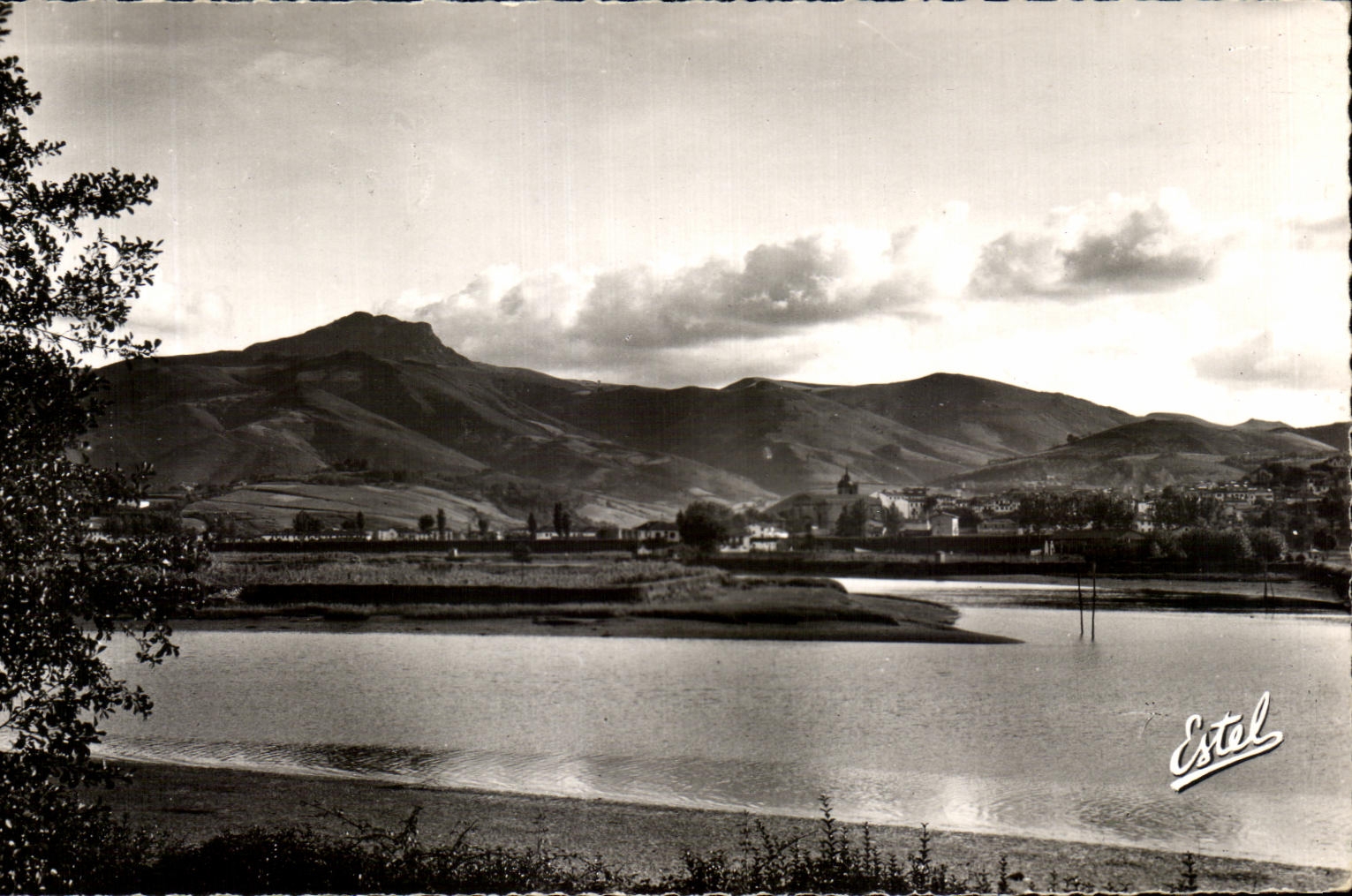 CPSM Hendaye Border Free Espanole Bidassoa and Irun seen of French Bank