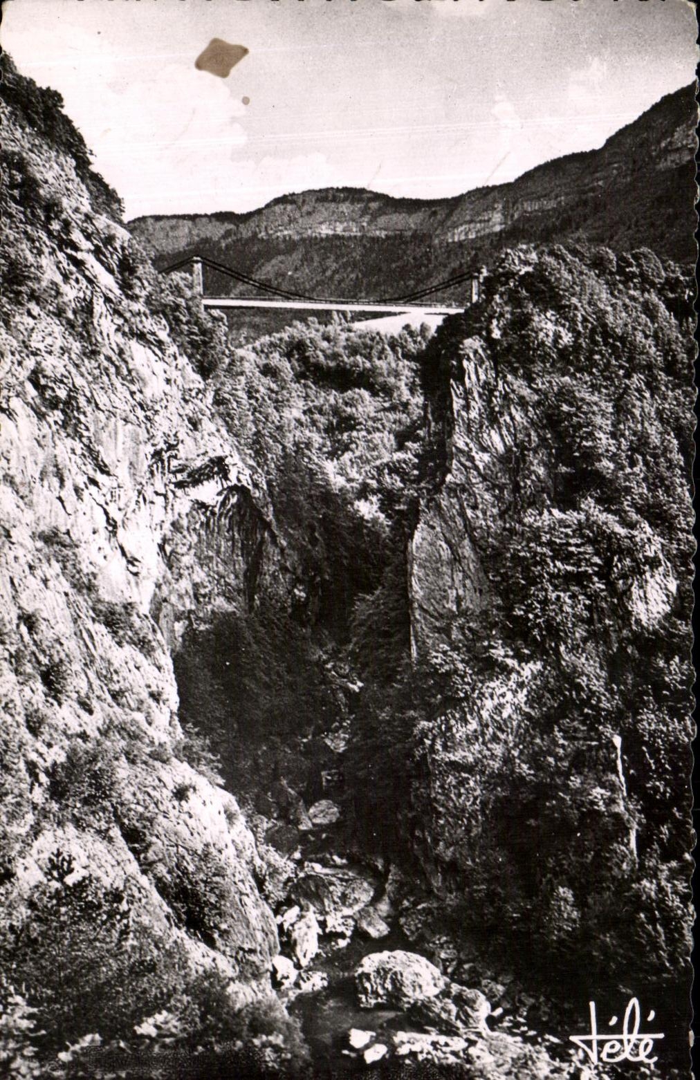 CPA Surroundings of Aix the Bridge of the abyss