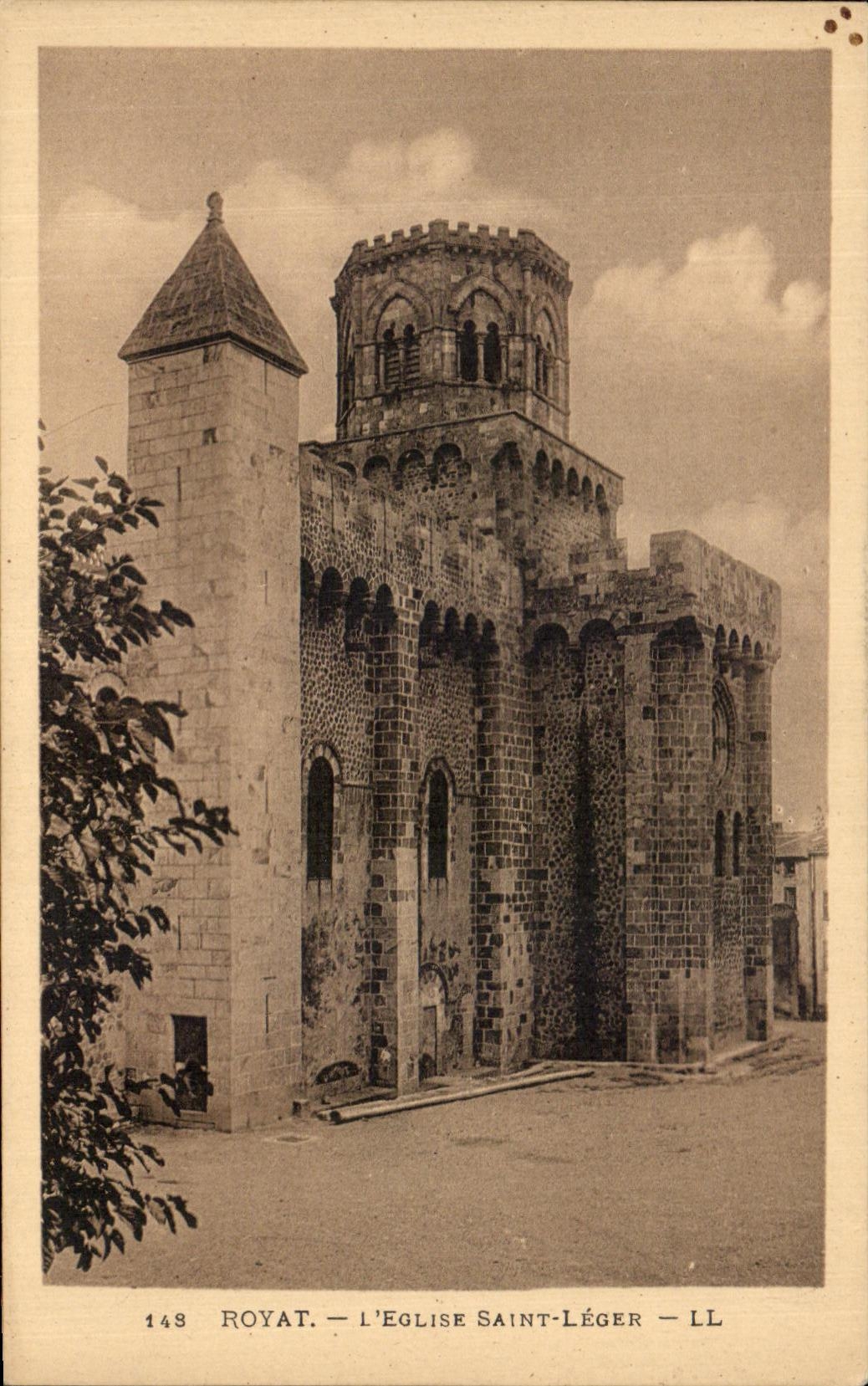 CPA Royat the Church Saint Light