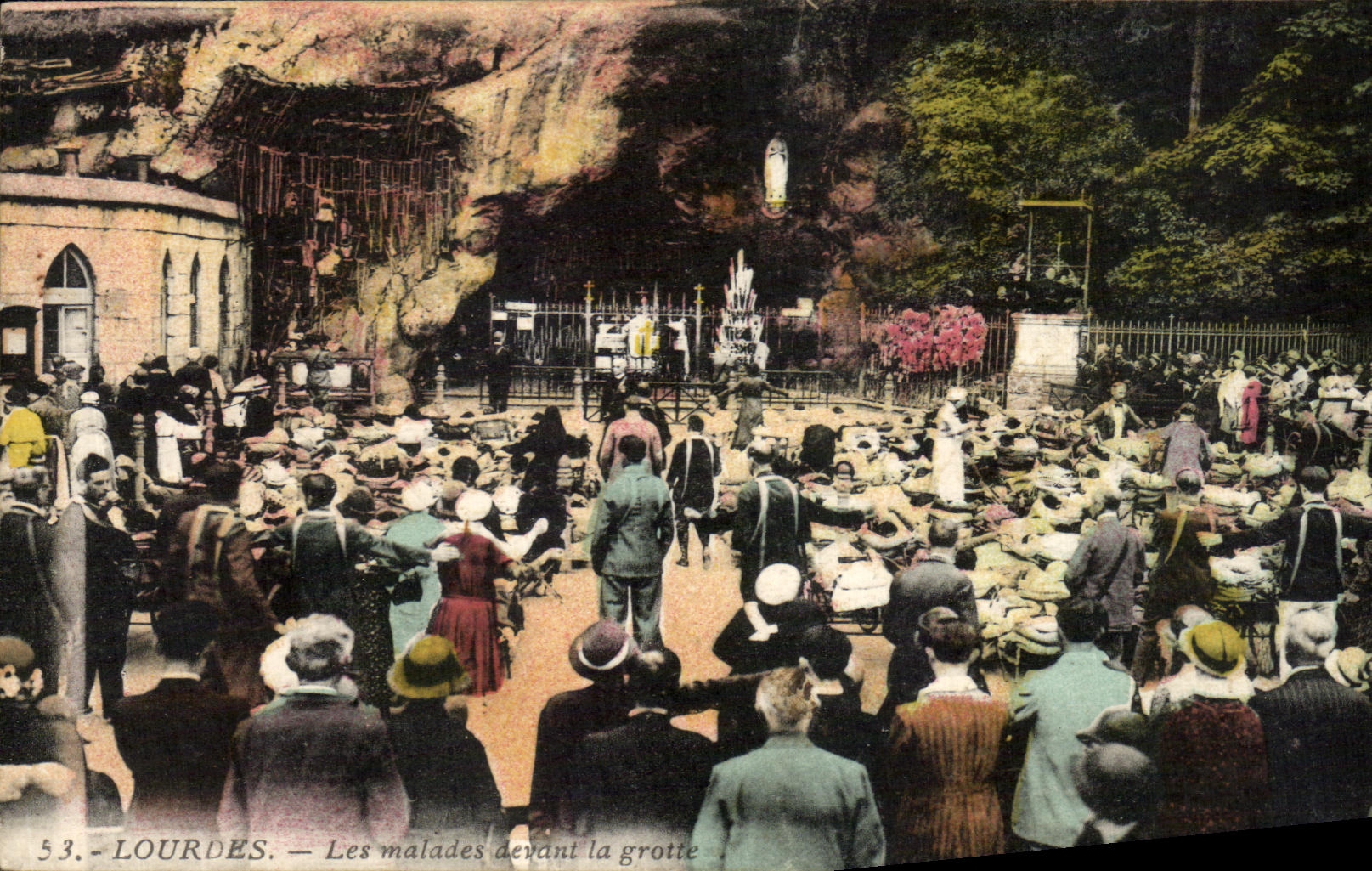 CPA Lourdes patients in front of the cave