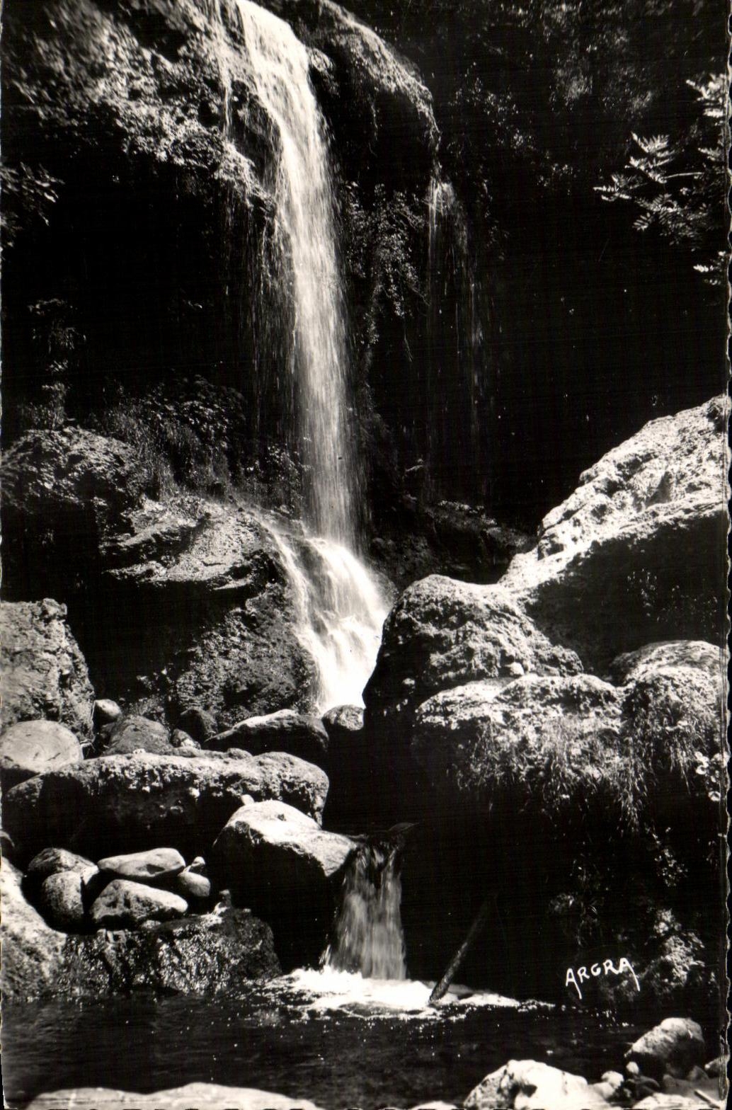 CPSM Vic On Cere Cascades of Roucole