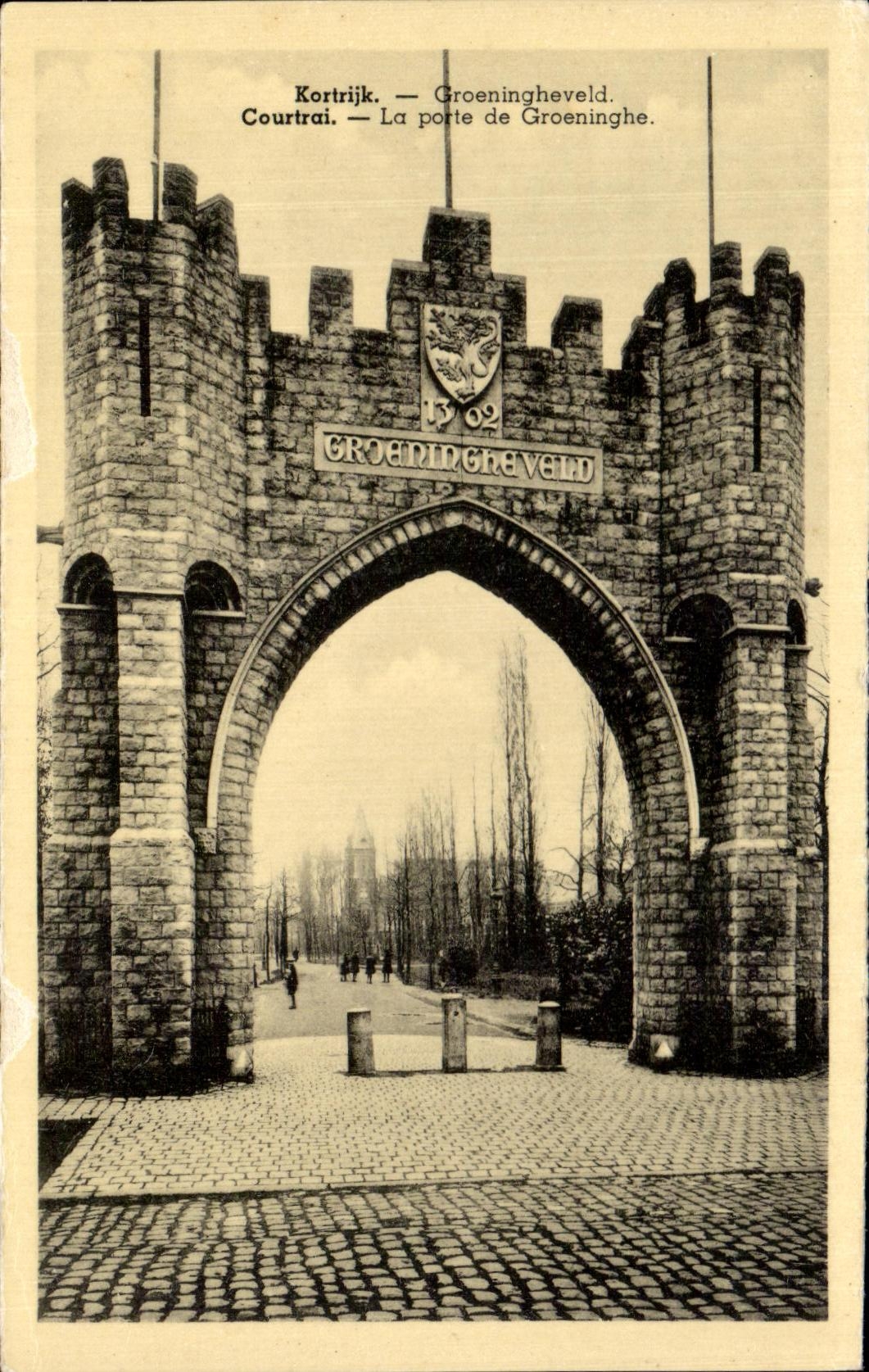 CPA Courtrai the door of Groeninghe