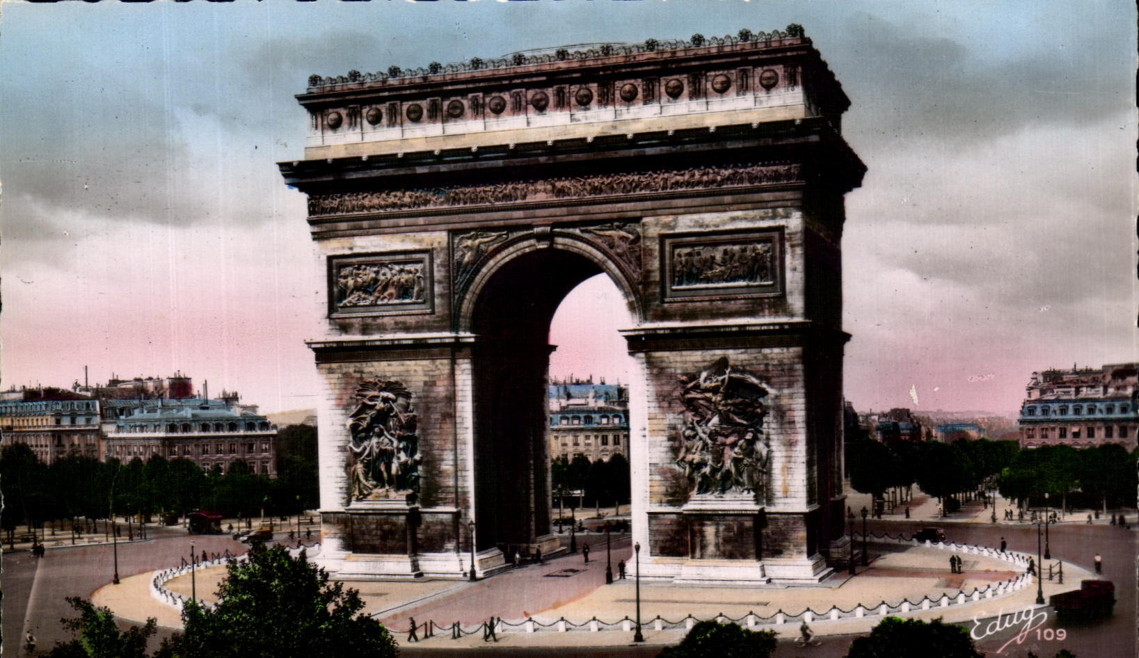 CPA Paris L'Arc de Triomphe de l'Etoile