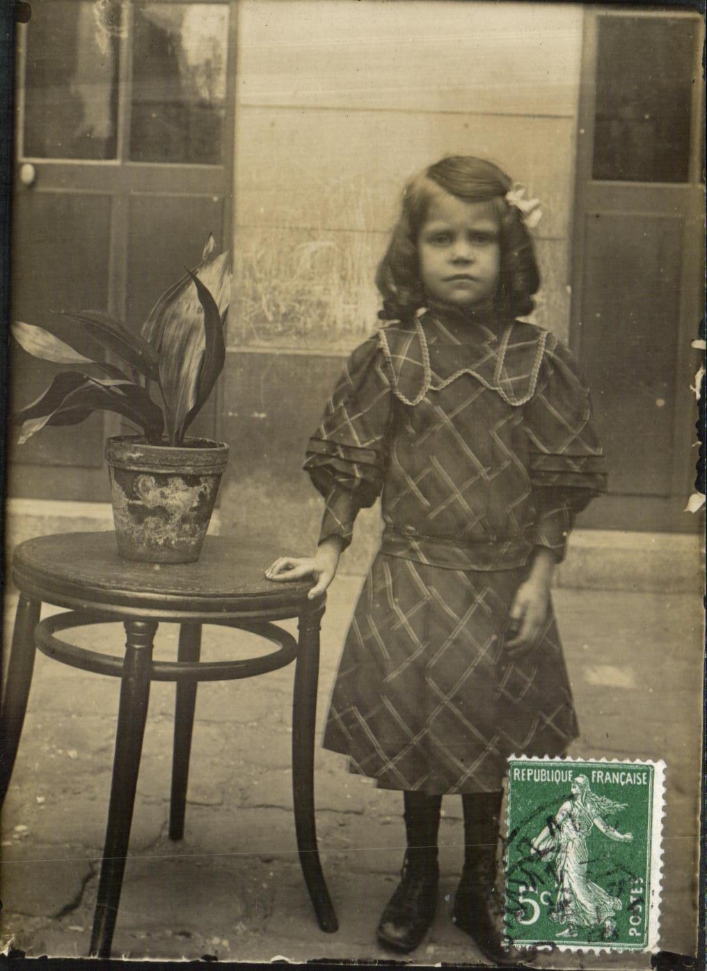 Muchacha verdadera del nino de la foto