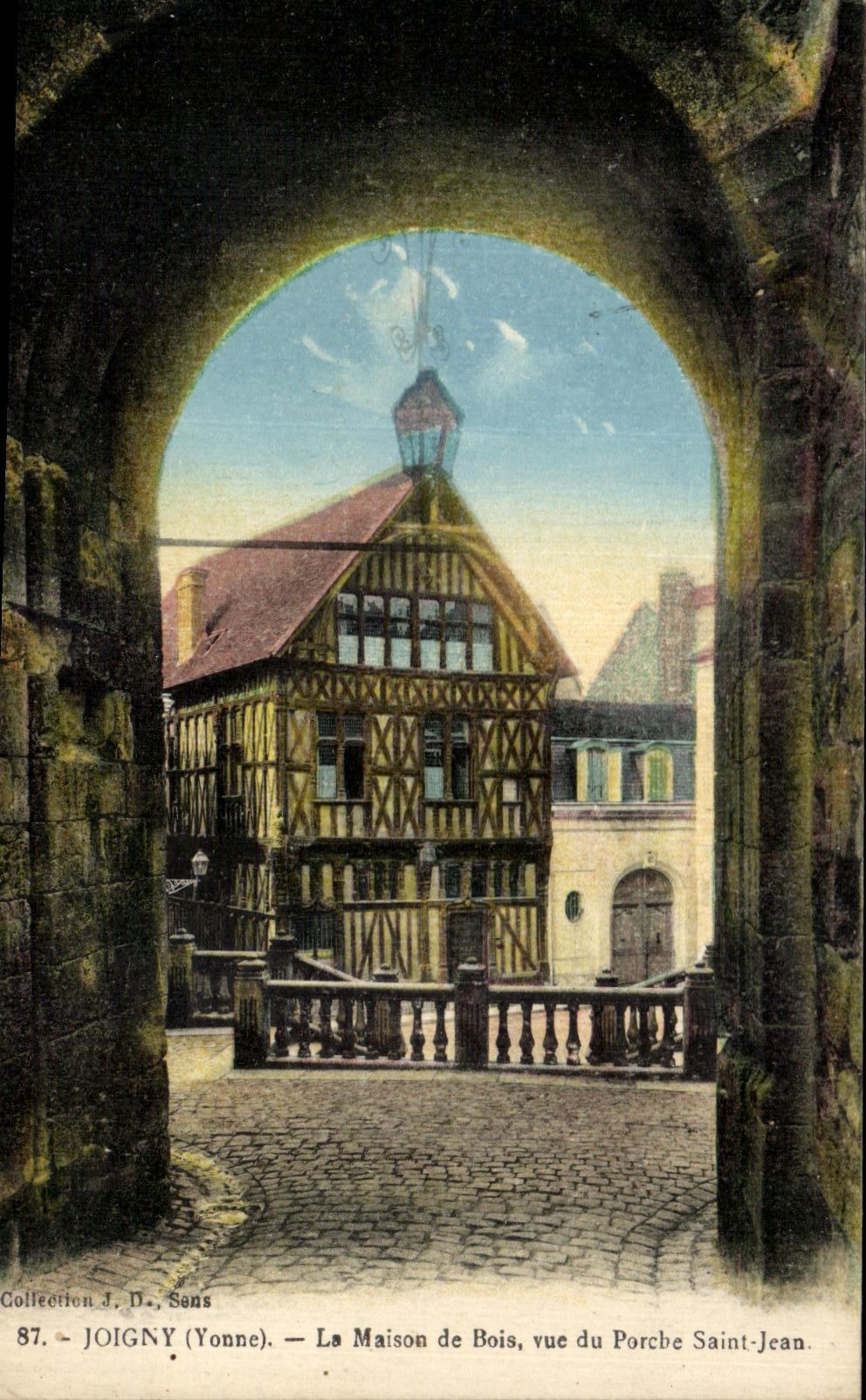 CPA Joigny la casa de madera vista del santo Jean del portico