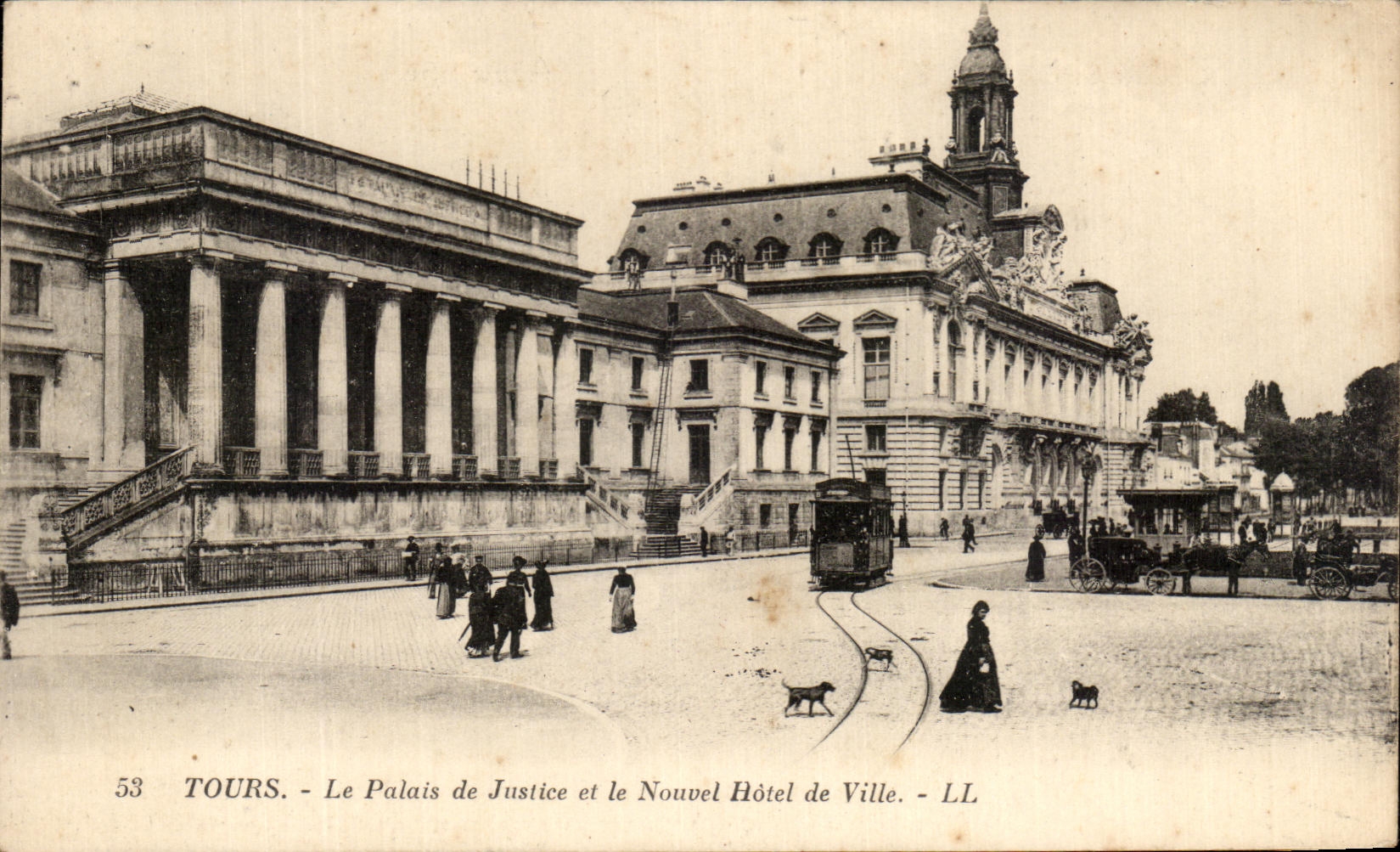 CPA Tours Le Palais de Justice et le Nouvel Hotel de Ville