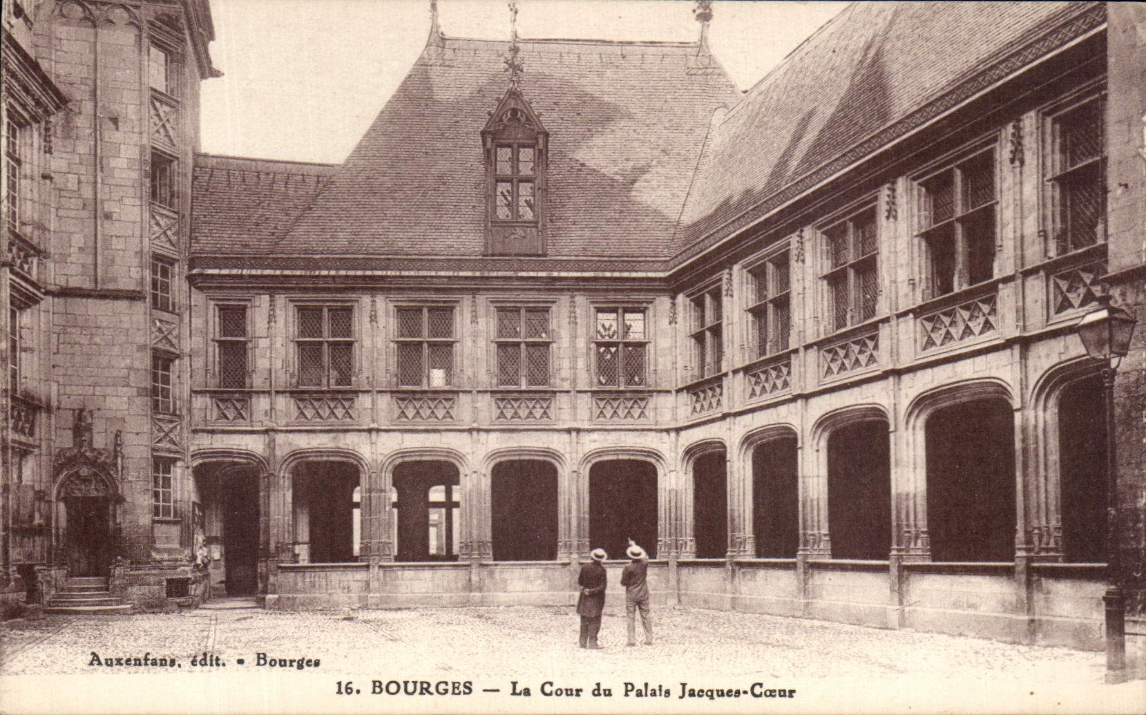 Corte de CPA Bourges del corazon de Palals Jacques