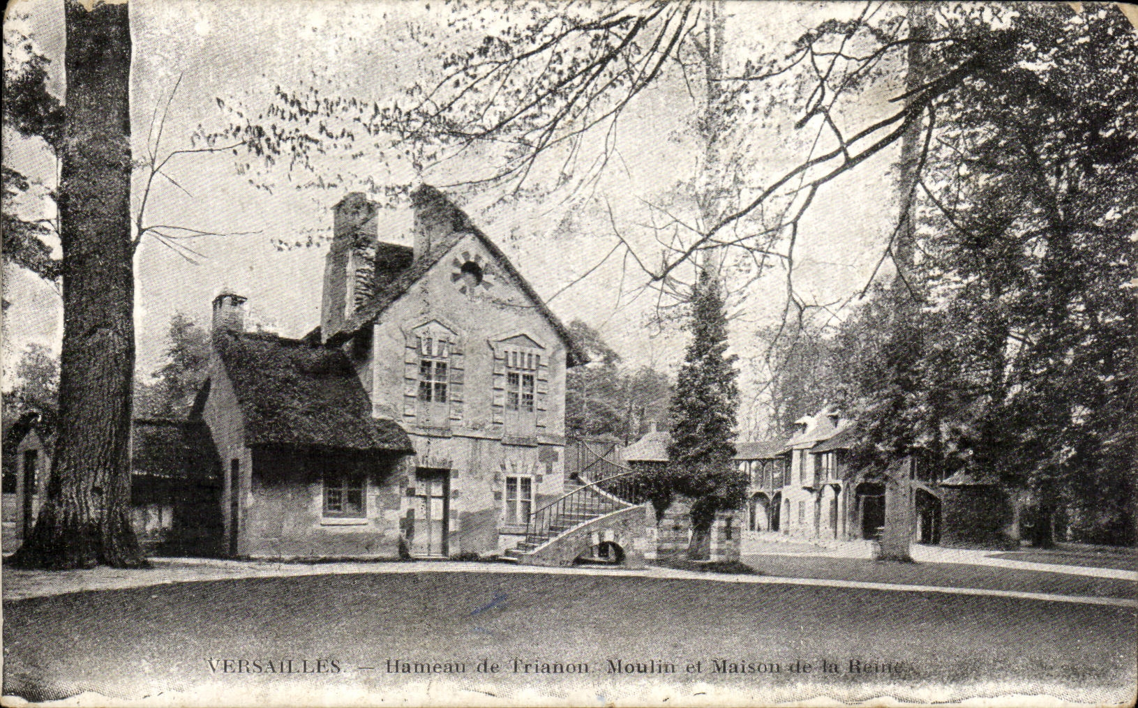 CPA Versailles Hameau de Trianon Moulin et Maison de la Reine