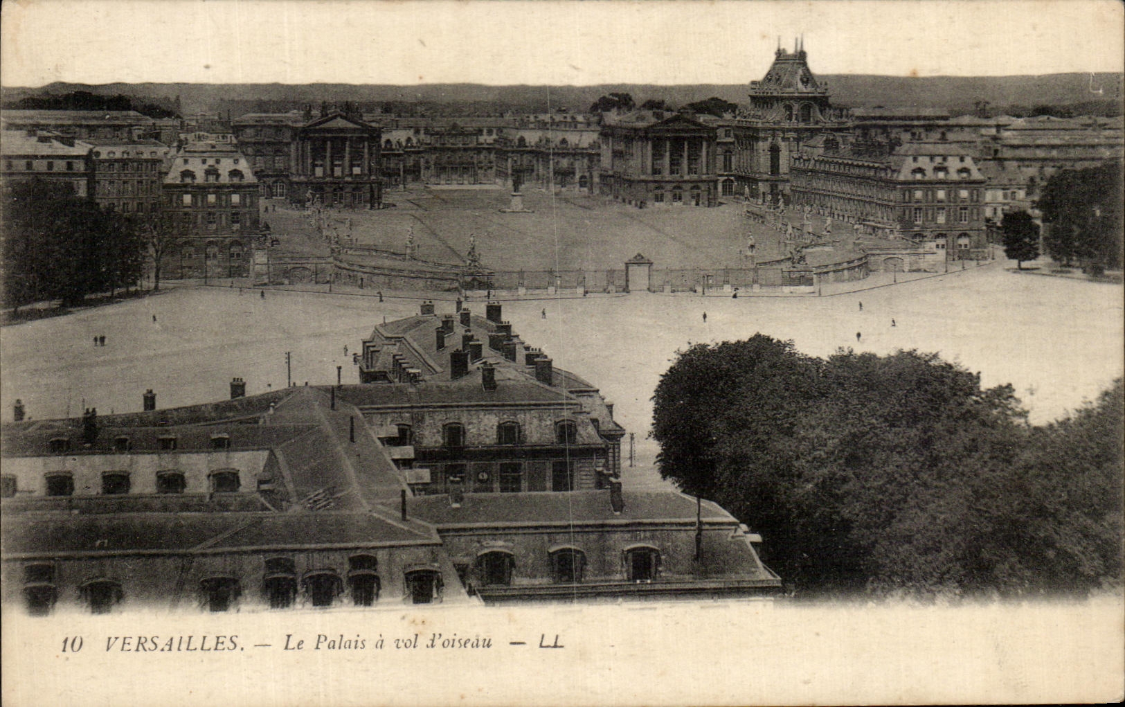 CPA Versailles Le Palais a vol d'oiseau