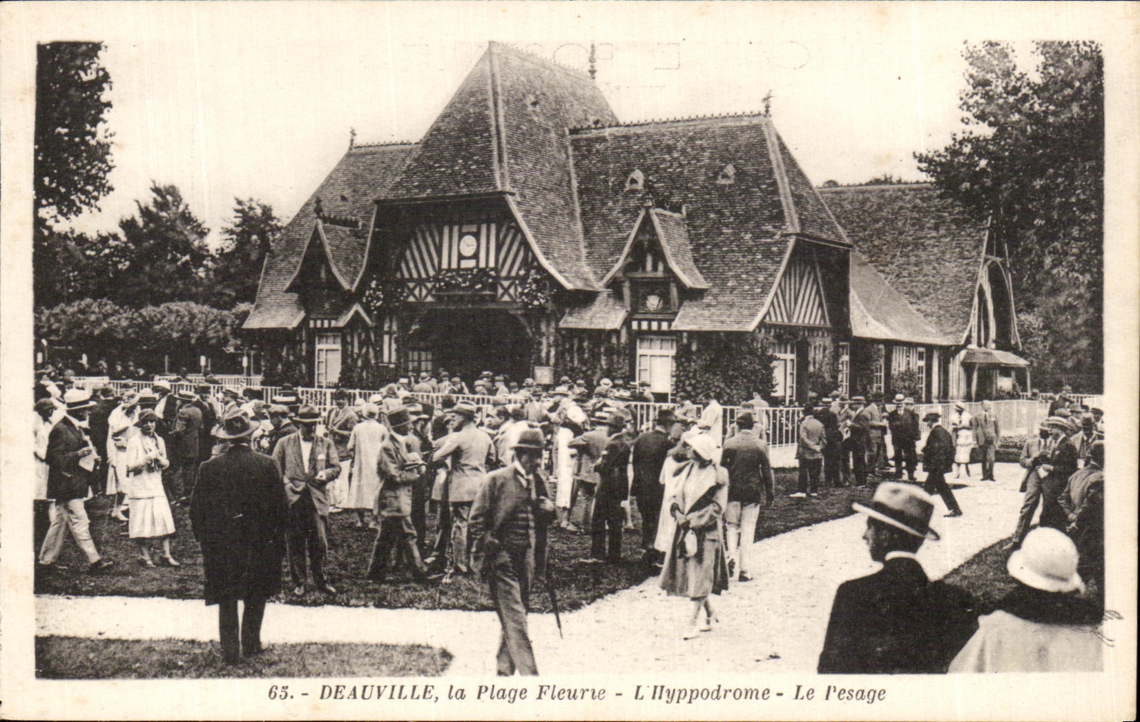 CPA Deauville La Plage Fleurie L'Hyppodrome Le Pesage Hippisme