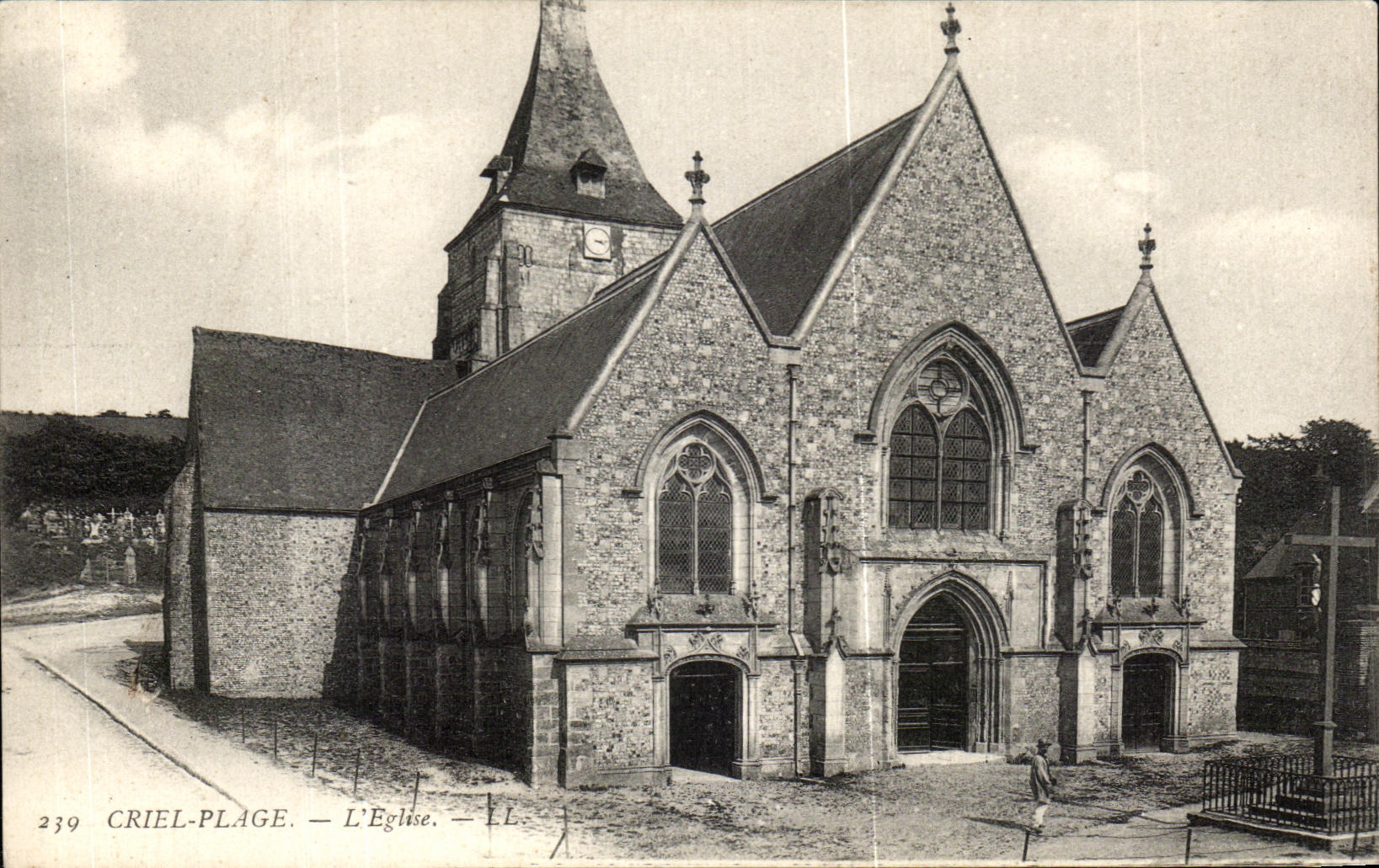 CPA Criel Beach the Church