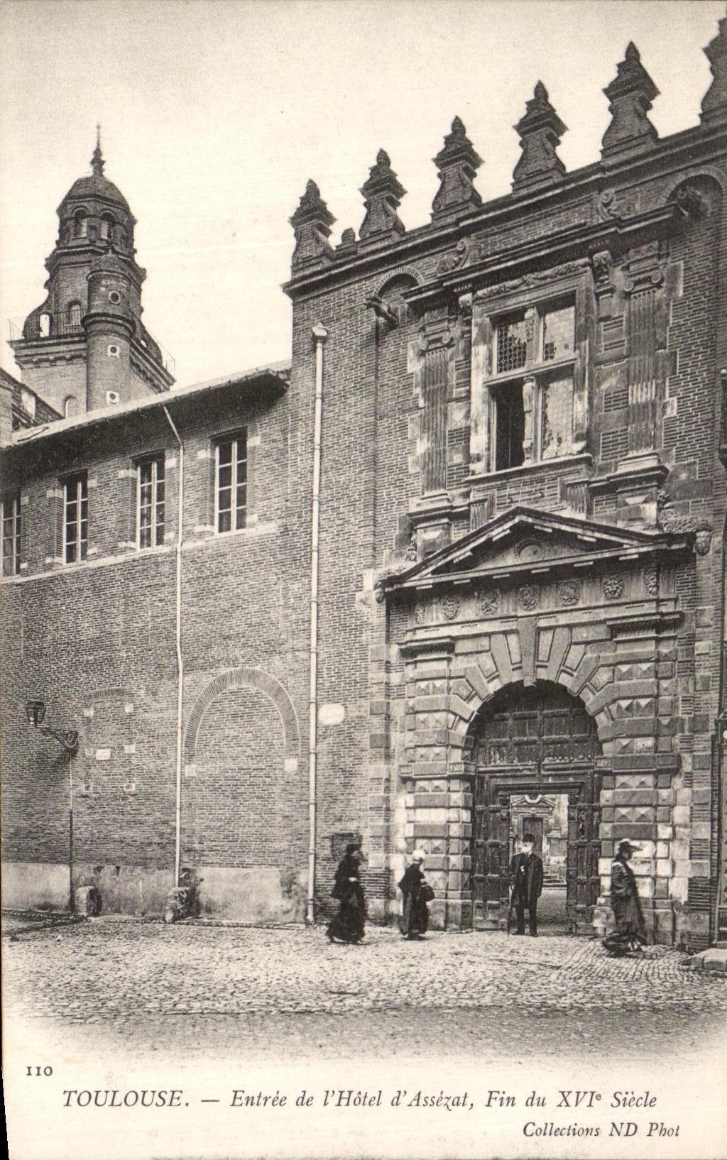CPA Toulouse Entree de l'Hotel d'Assezat