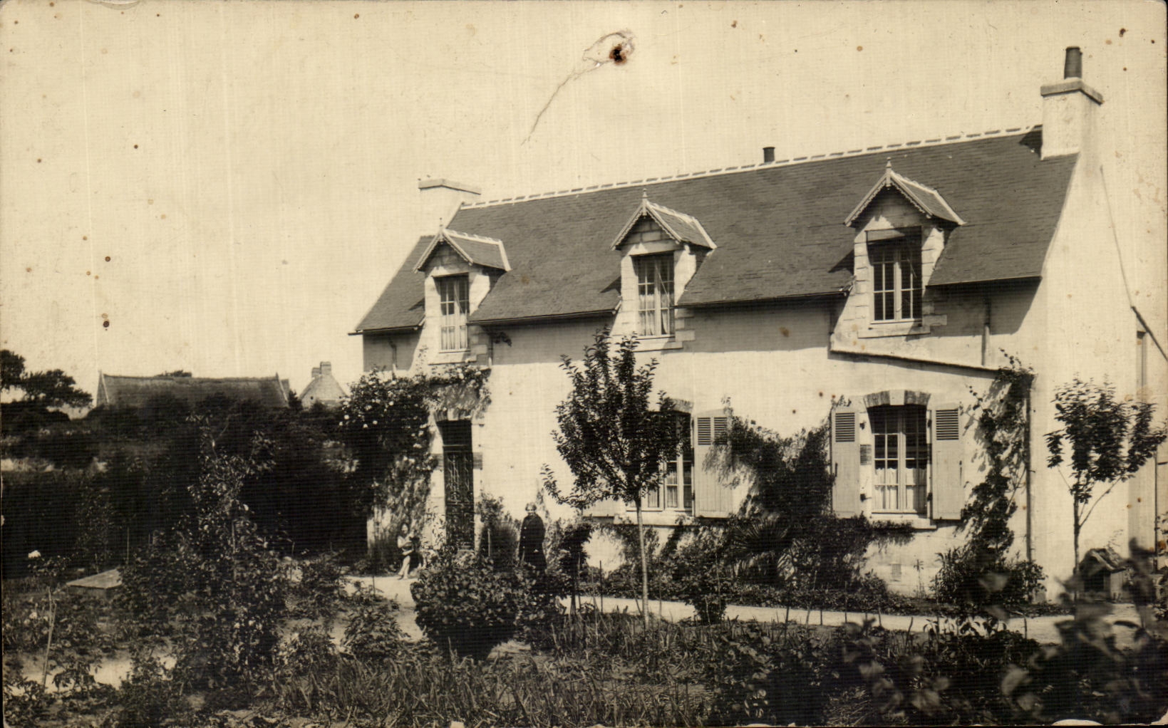 Real photo House (nonlocalized)