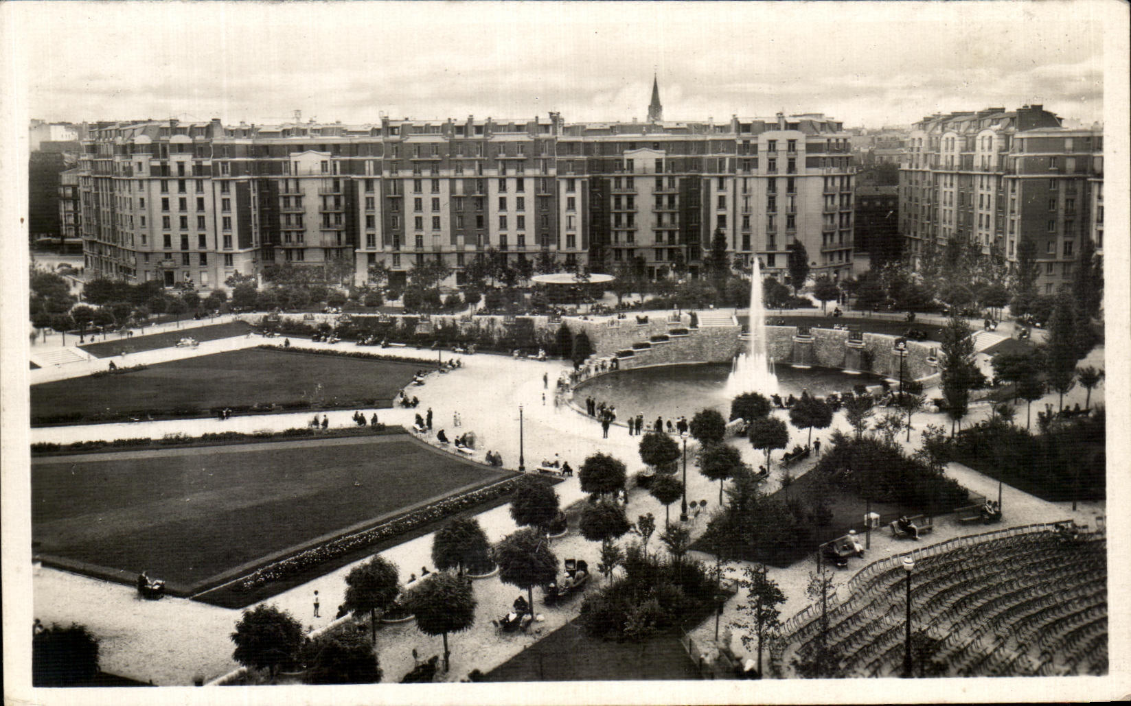 CPA Paris Public garden St lambert