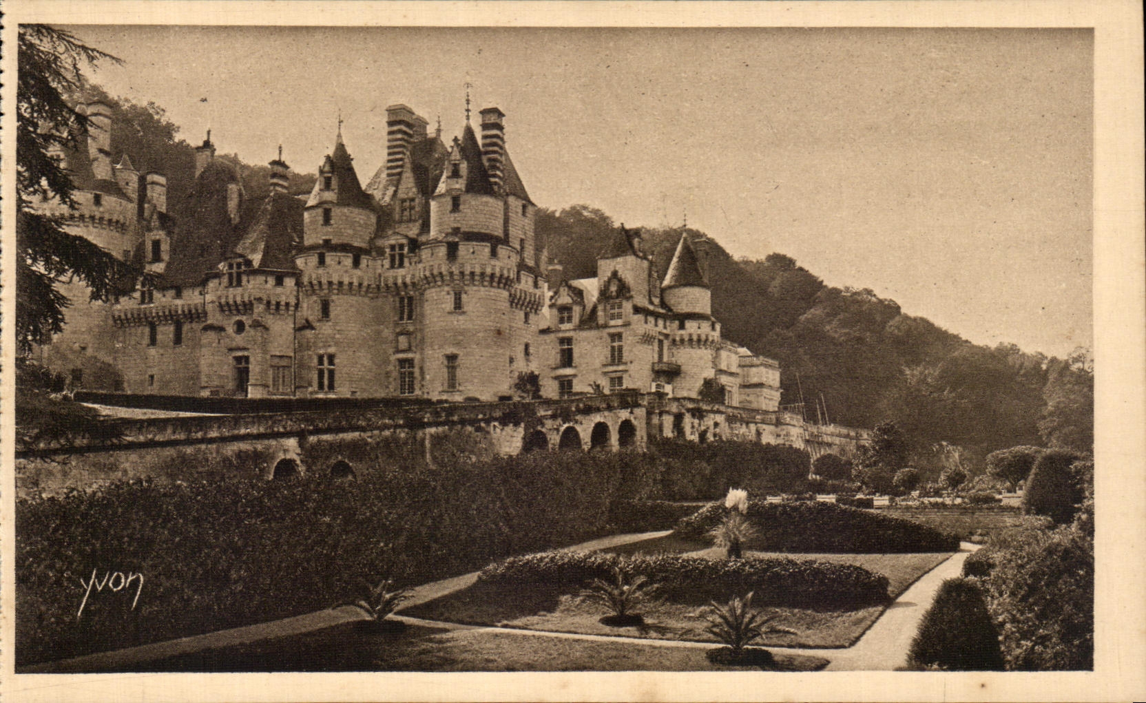 CPA La Douce France Chateaux De La Loire Chateau Rigny Usse Vue d'eusemble