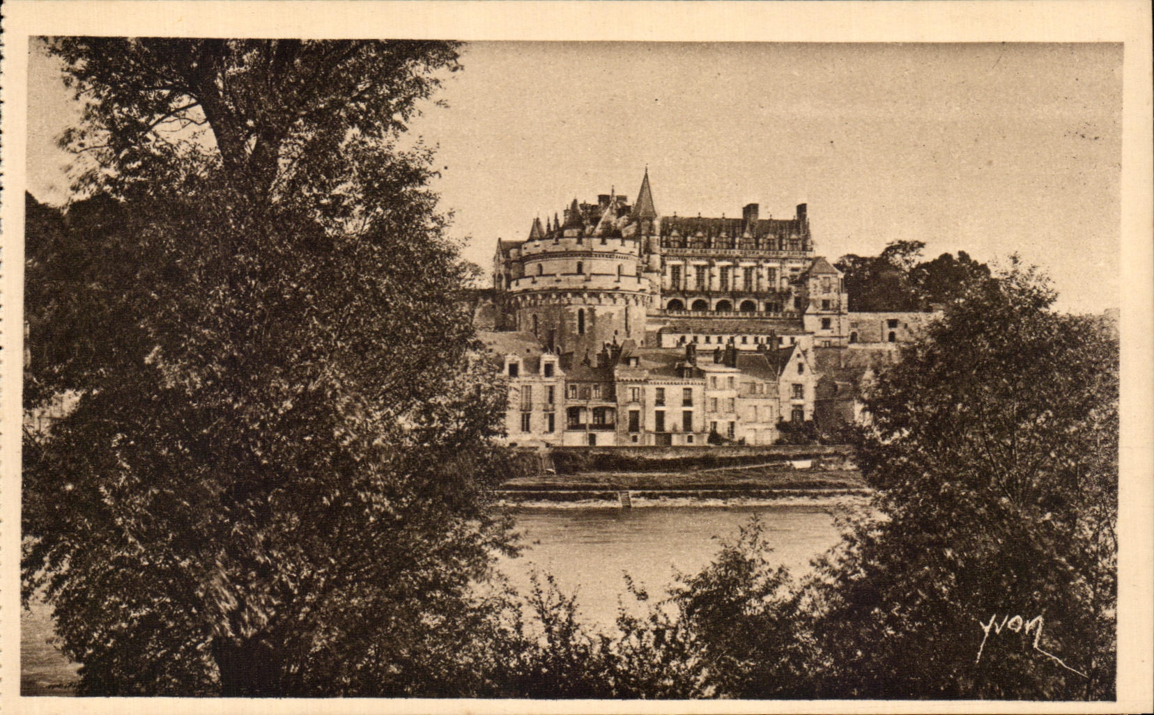 CPA Francia suave Loire ch4ateau el castillo de Amboise visto de los bordes del Loire