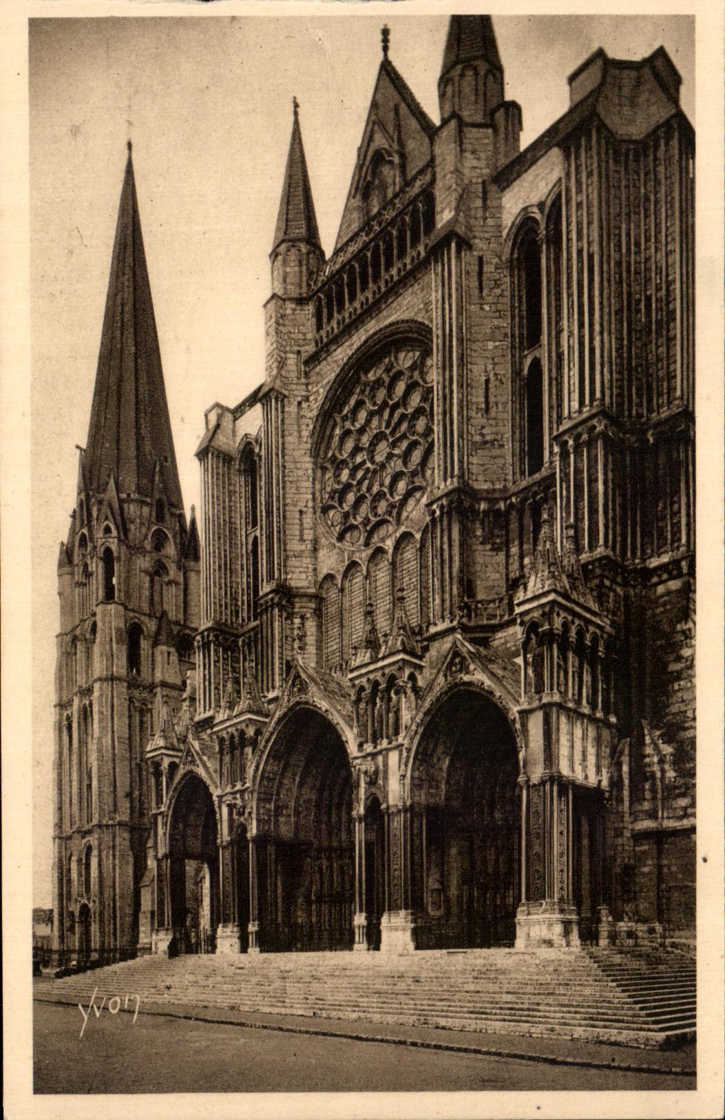 CPA Chartres the Southern Gate and the Old woman Tower