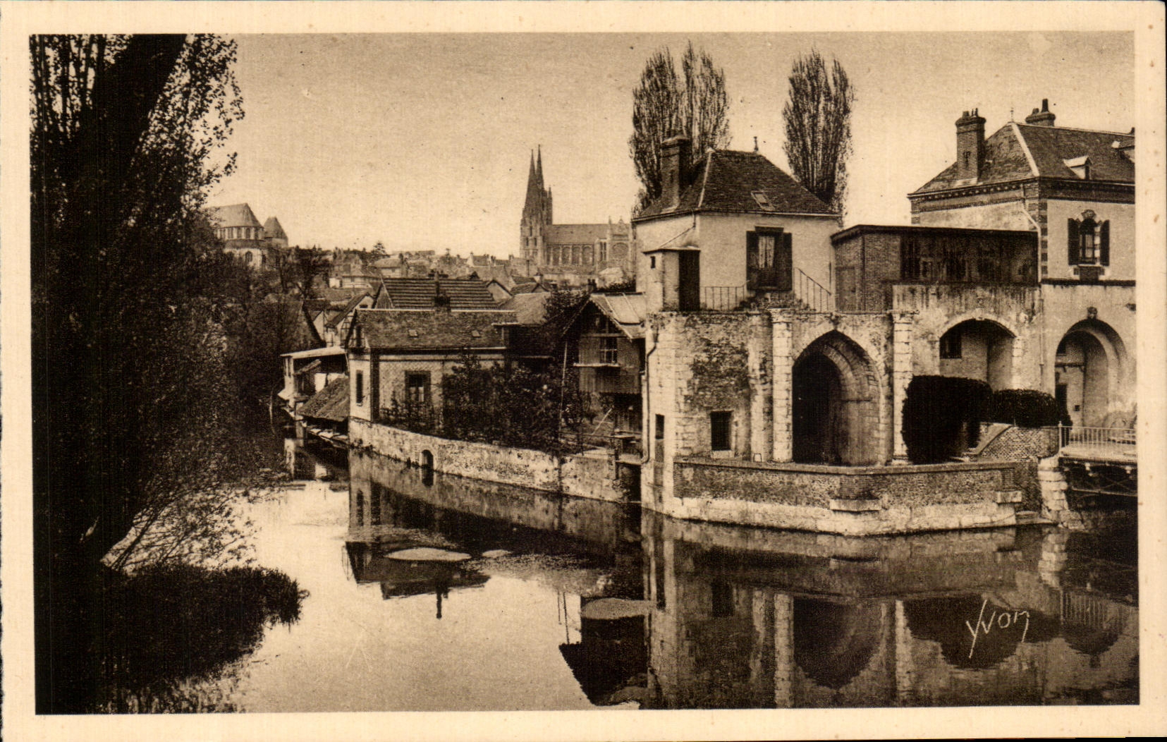 CPA Chartres the Castle of yew and the Cathedral