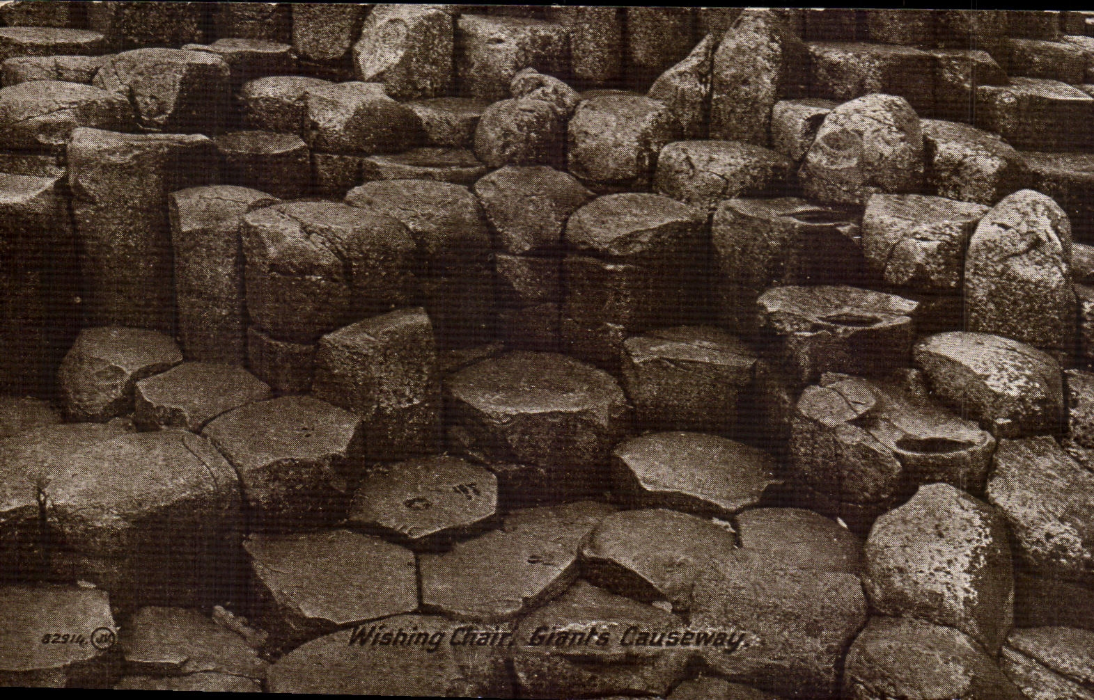 CPA Wishing Flesh Giants Causeway Ireland