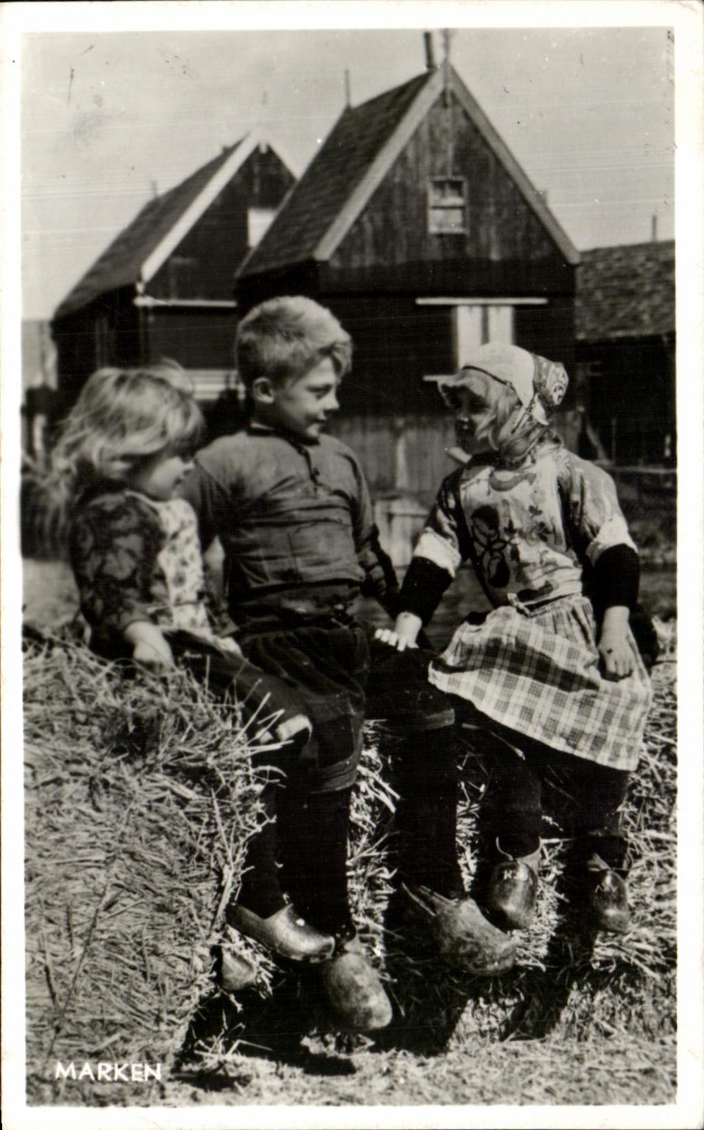 CPA Marken los ninos holandeses del folklore