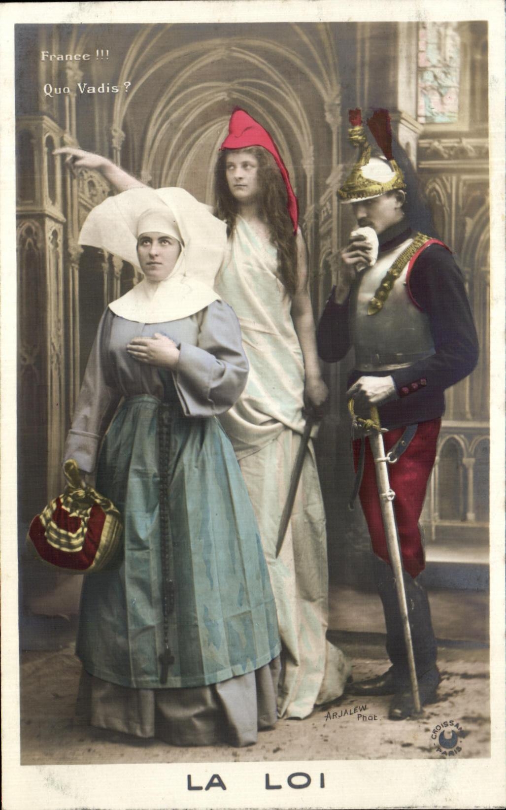 CPA France Quo Vadis La Loi Militaria Religieuse Marianne