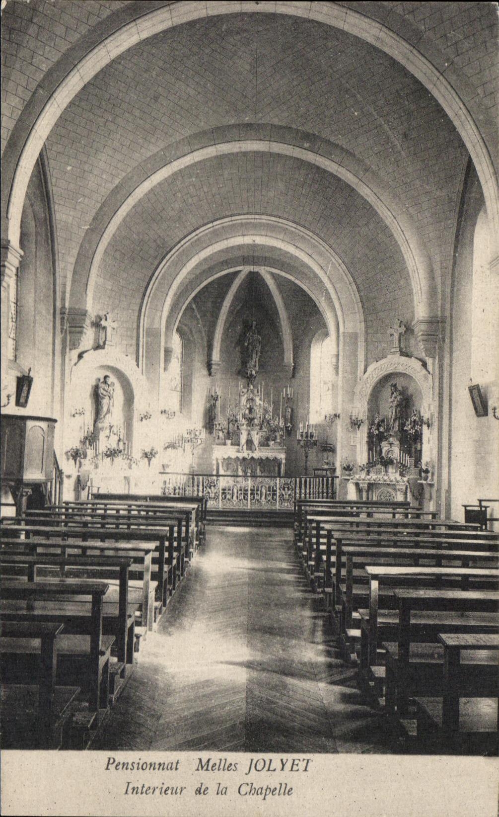 CPA Pensionnat mlles Jolyet Interieur de la chapelle
