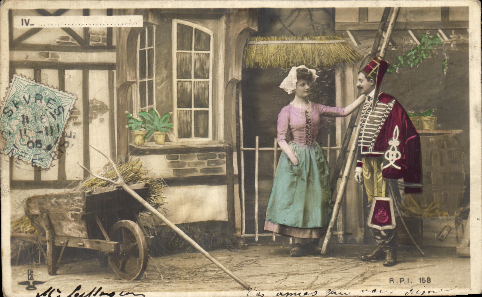 CPA Fantaisie Femme Militaria Soldat Cosaque 