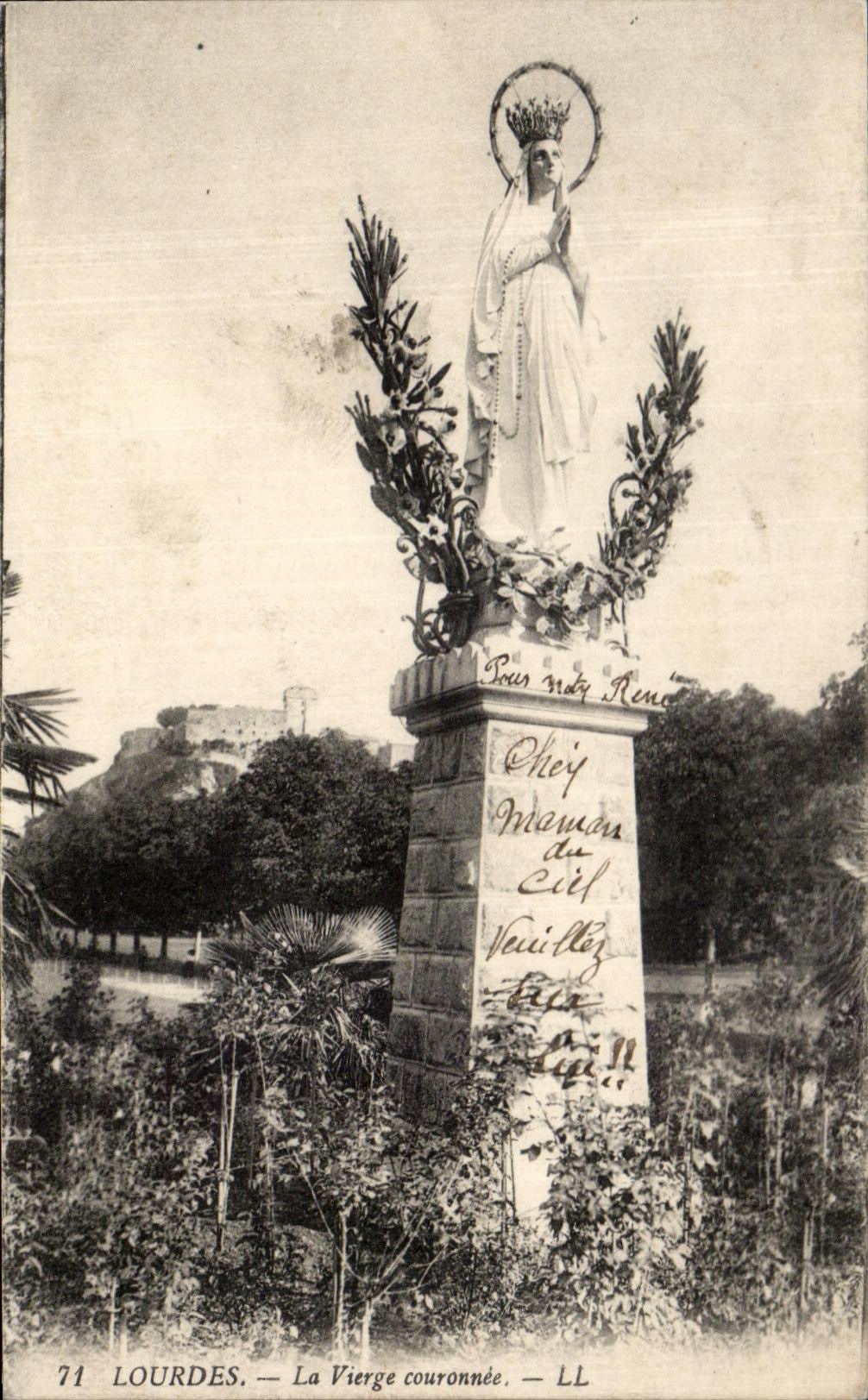 CPA Lourdes the Couronnee Virgin