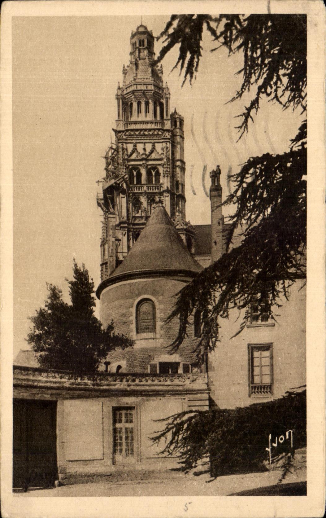CPA Tours Entree du Musee et cathedrale Saint Gatien
