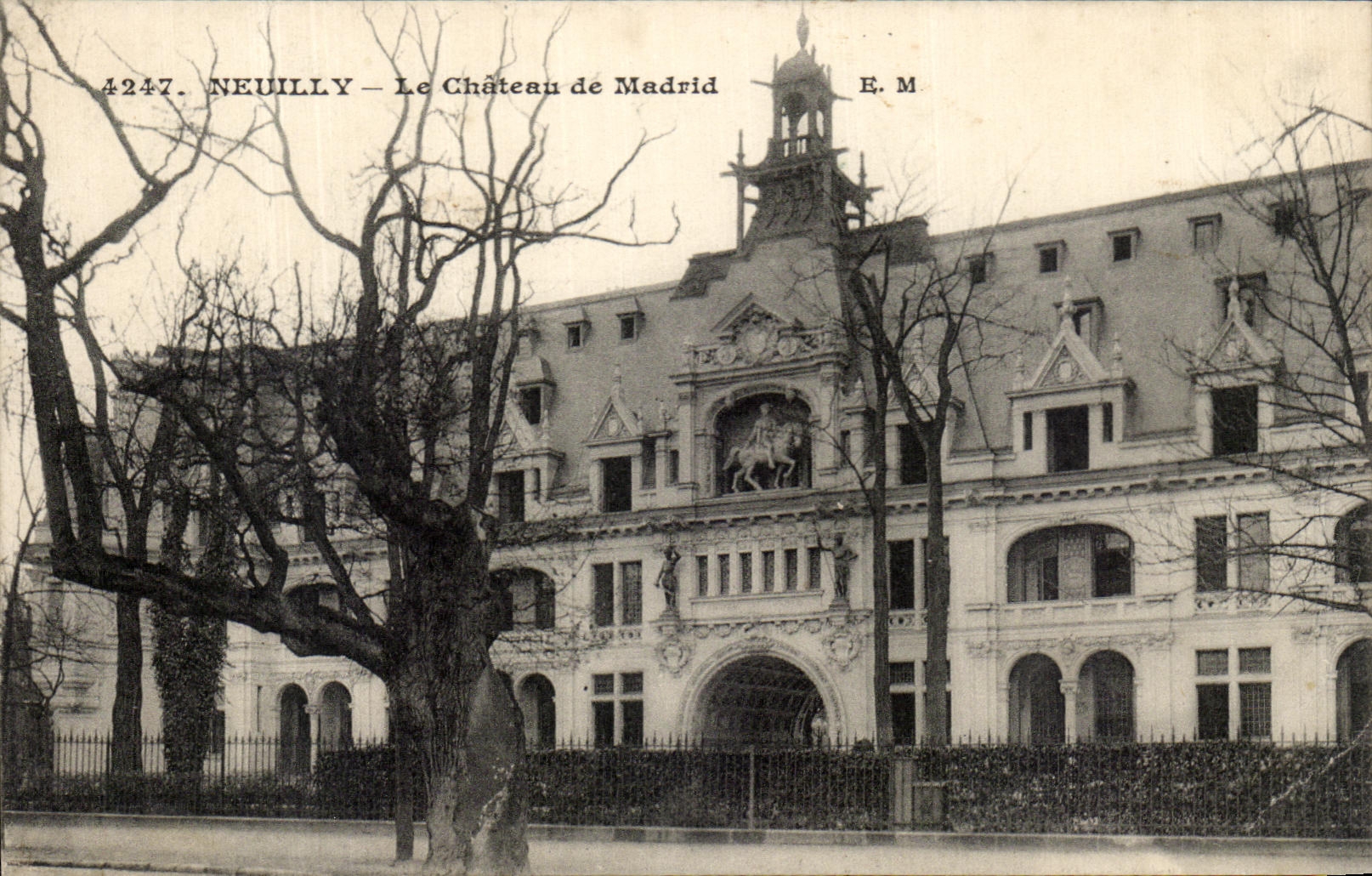 CPA Neuilly Le Chateau de Madrid