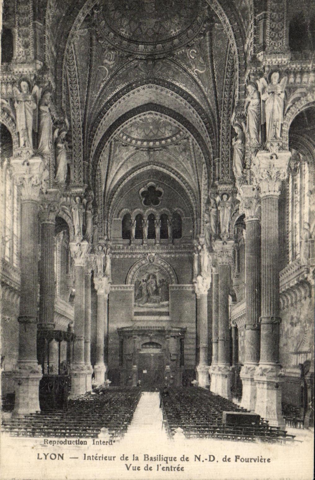 CPA Interior Lyon of Baislique de Fourviere Seen of Entrance
