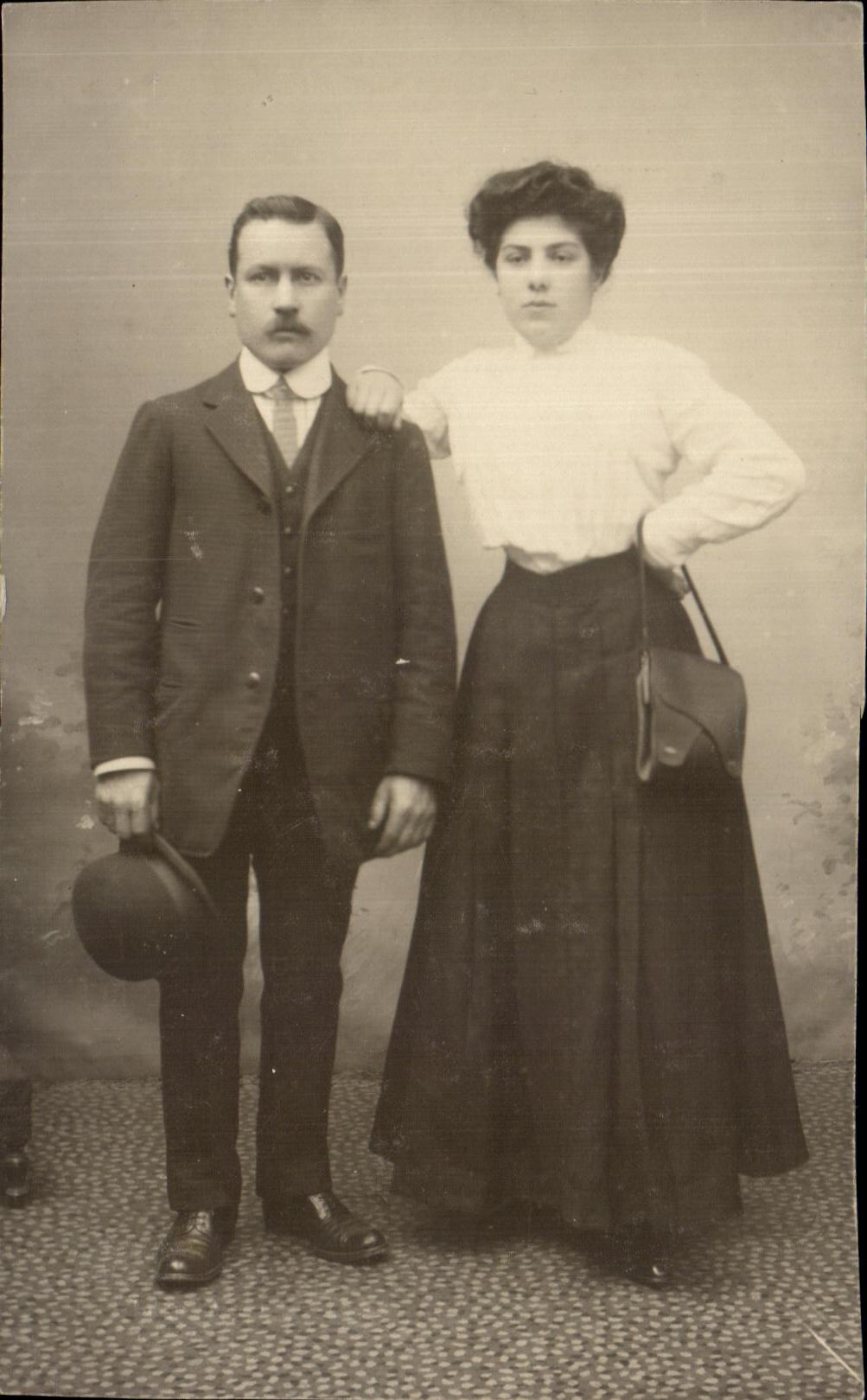 CARTE PHOTO Folklore Couple Femme
