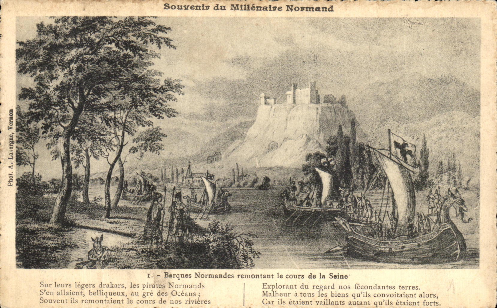 CPA Souvenir of Norman Millenalre Boats Normans going up the course of the Seine Boats Dragon