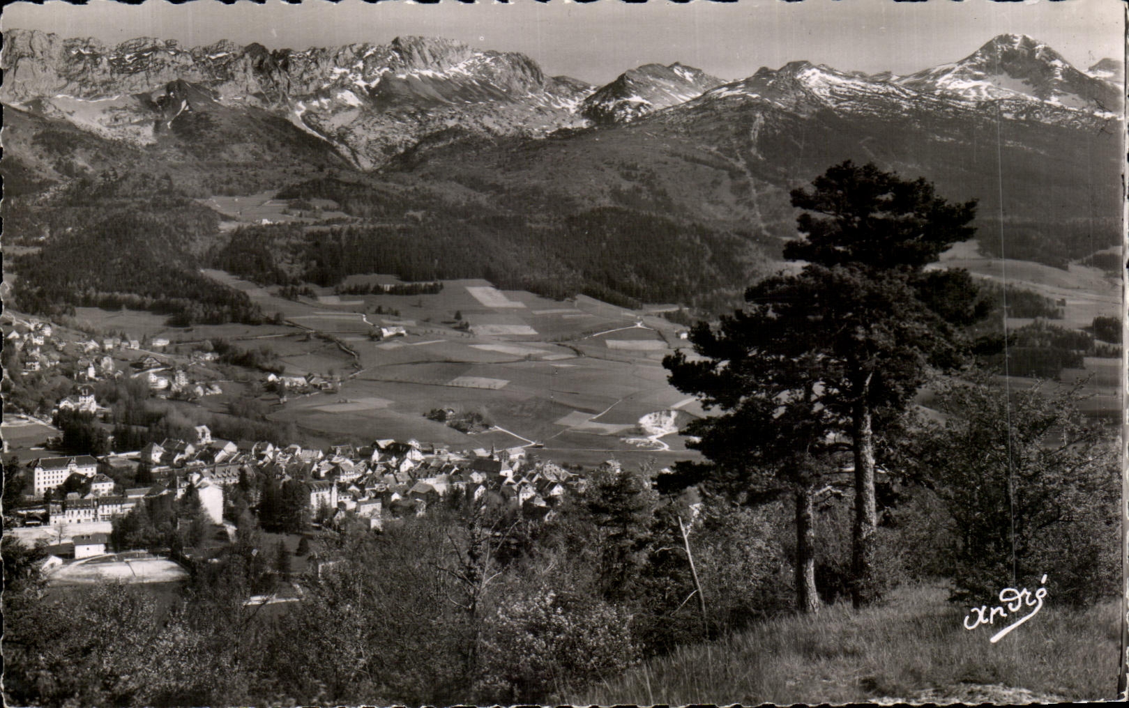 CPA the Beautiful French Alps Villard of lans View On the right Moucherolle