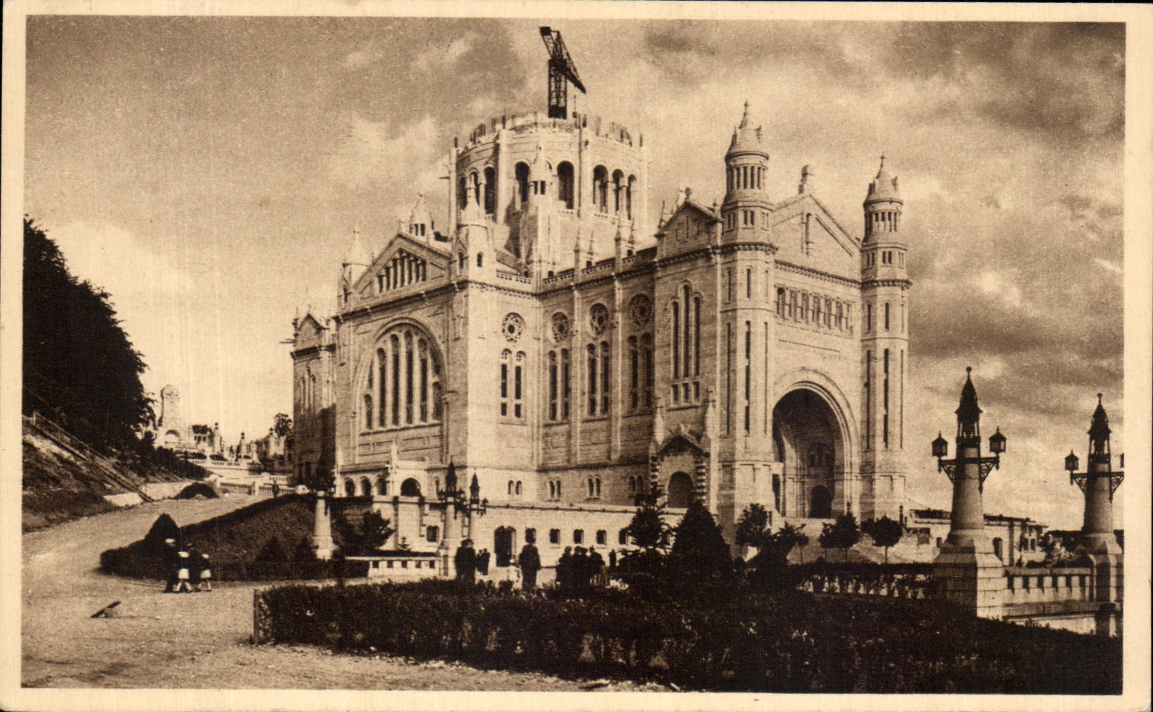 CPA the Basilica the lisieux one View in 1938