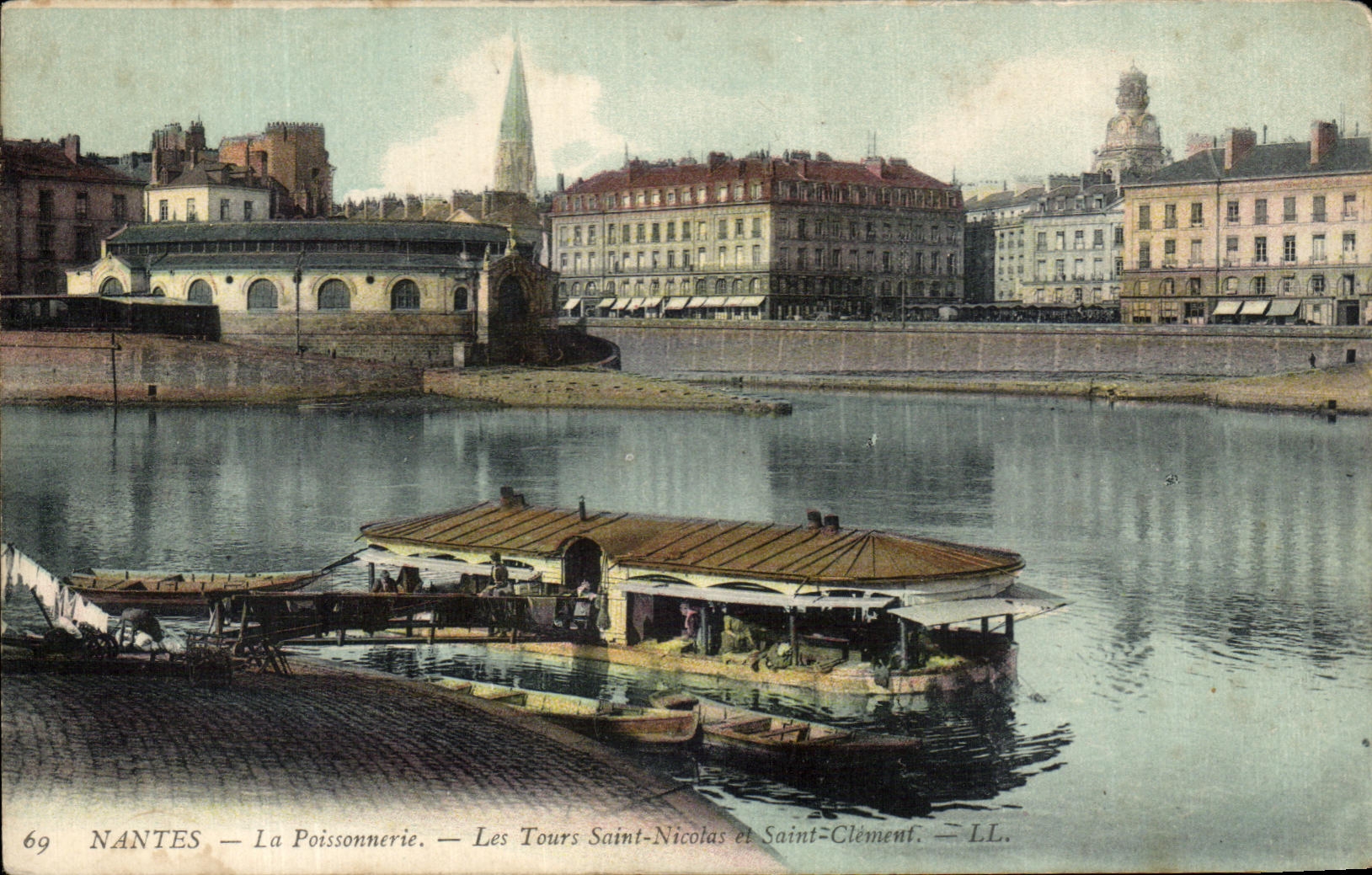 CPA Nantes the Fish shop Tours Holy Nicolas and Saint Clement Lavandieres