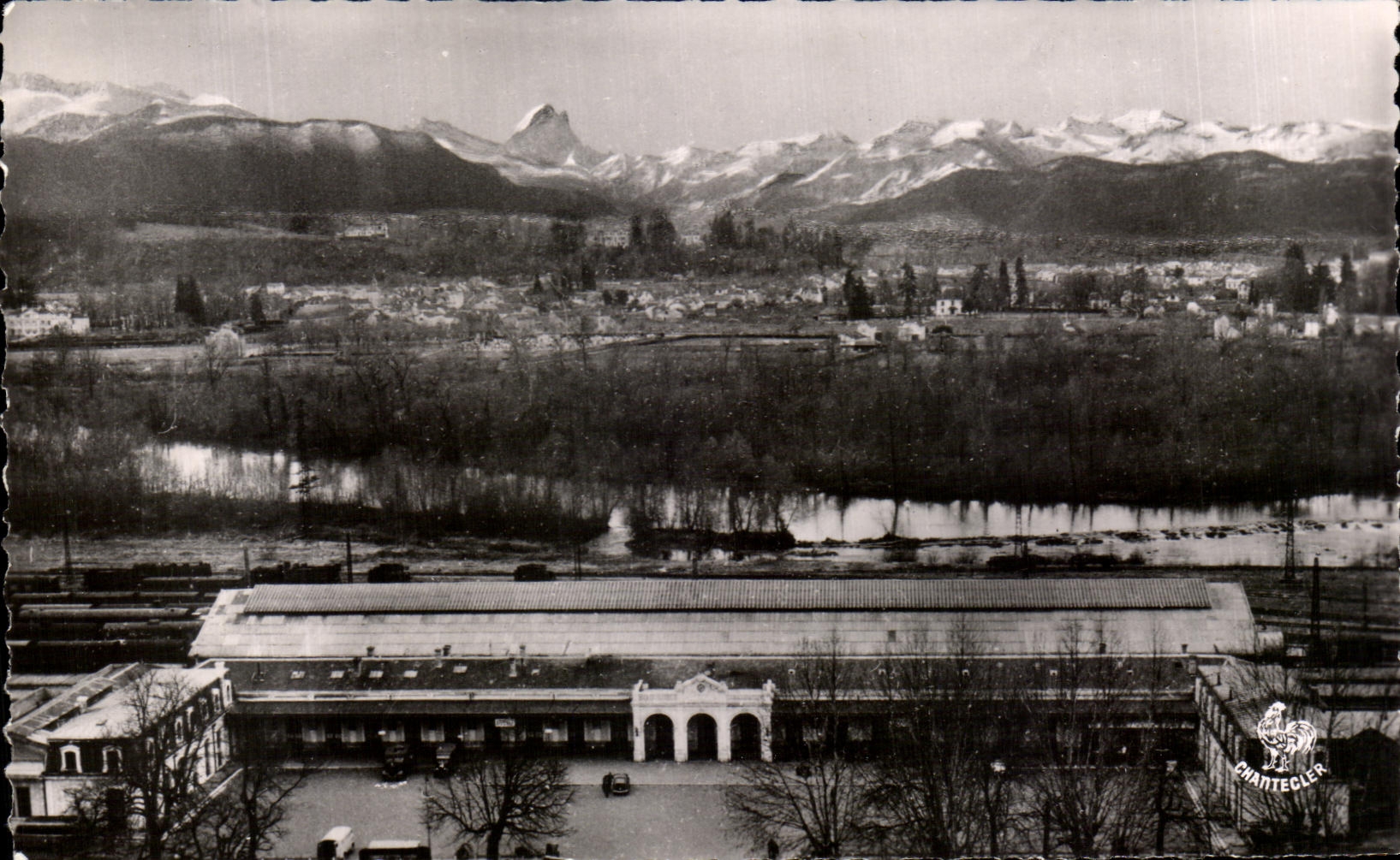 CPA Pau La Gare Le Gave Les Pyrenees