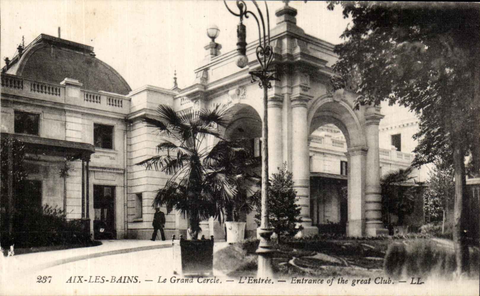CPA Aix Les Bains the Large Circle Entrance