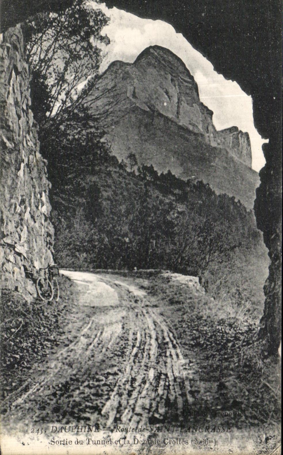 Dauphine CPA Road of Saint Pancrasse Left the tunnel and the tooth Crolles